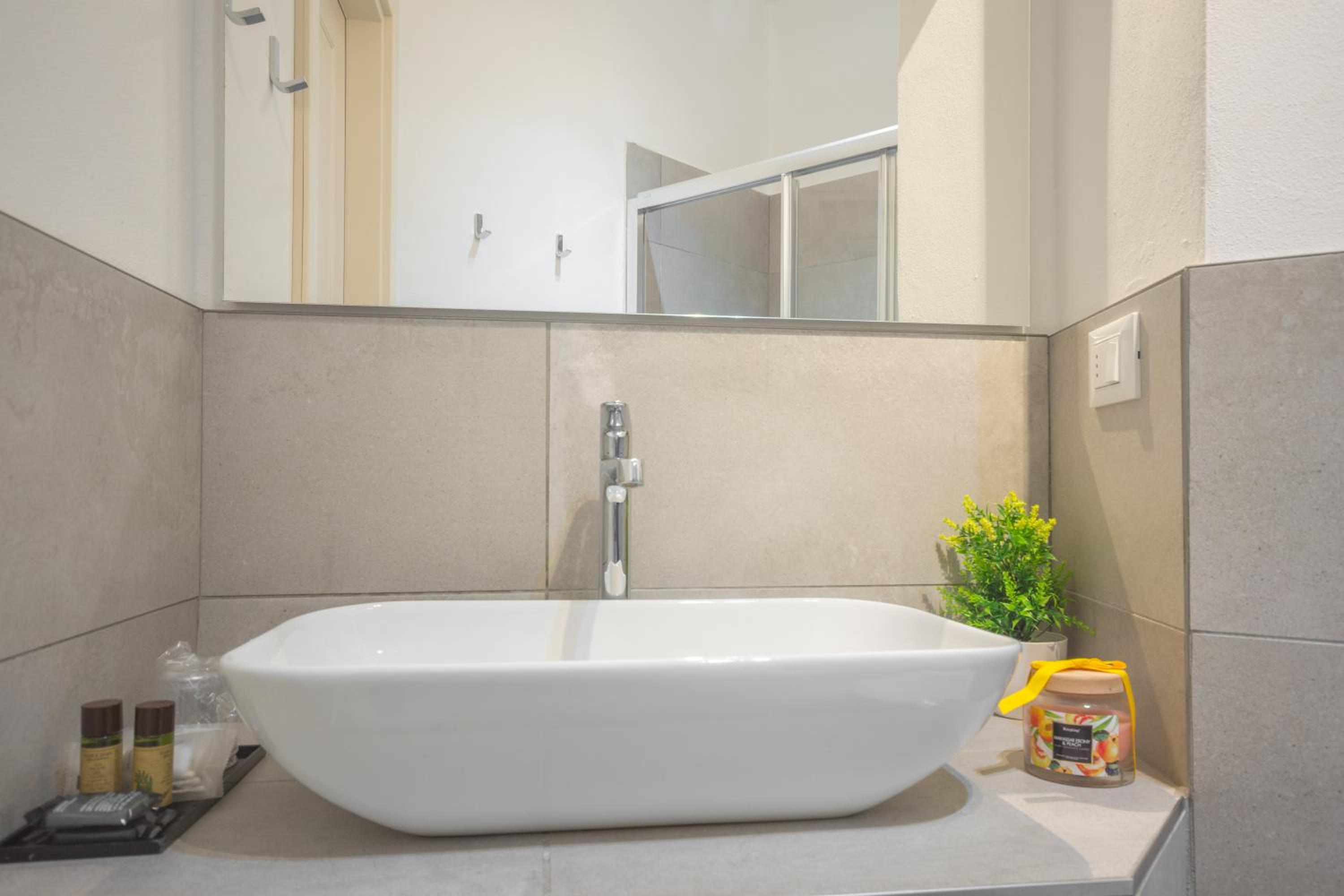 Double with Private Bathroom - Murano - Via Ponte Rofiolo 1 - Photo 3