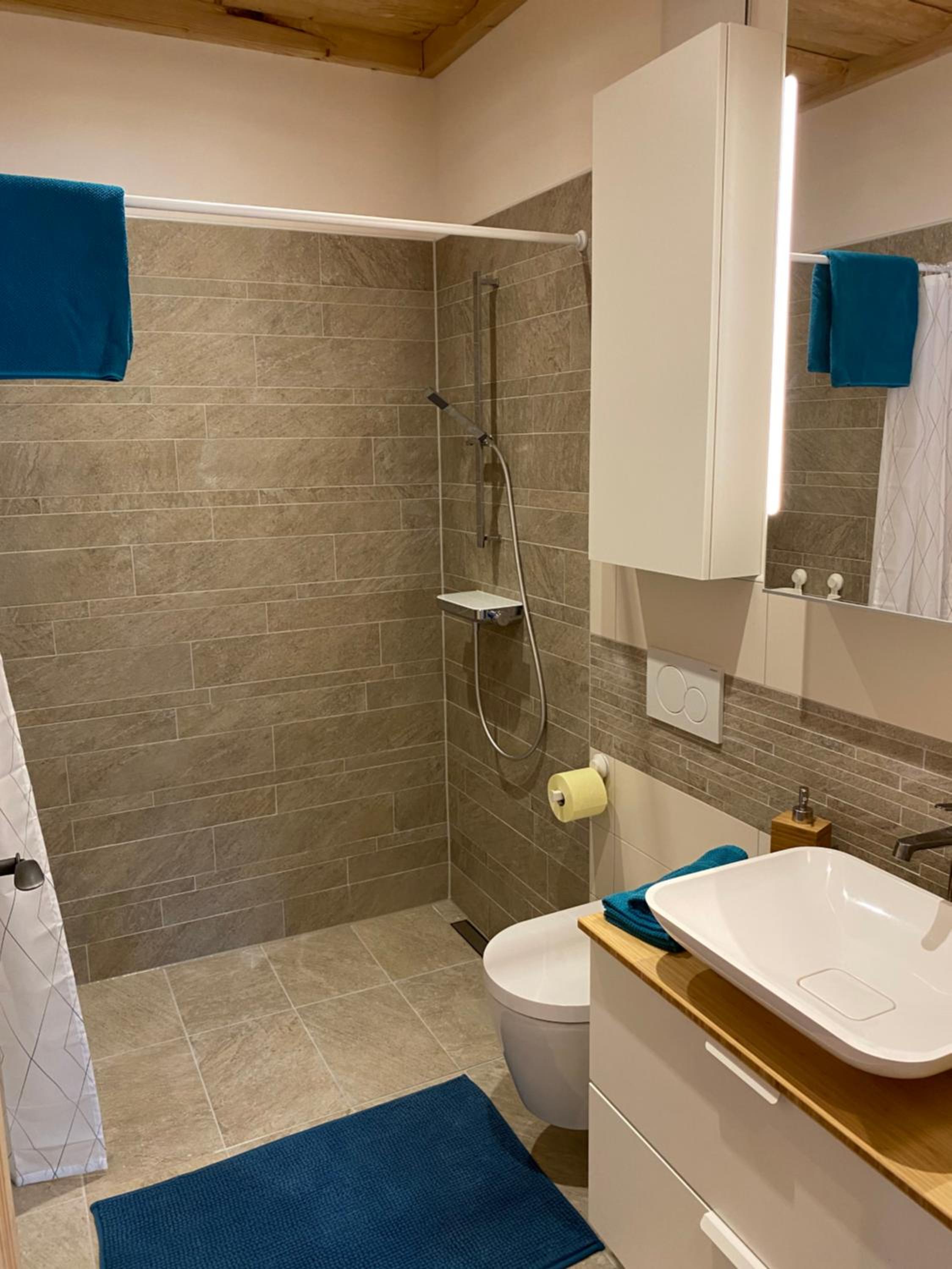 One-Bedroom Apartment - Photo 2
