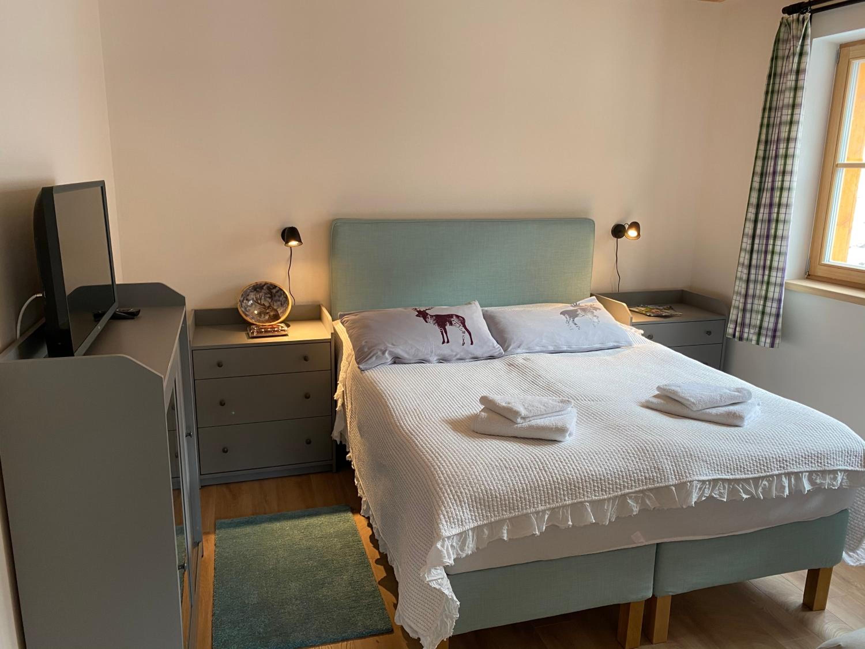 One-Bedroom Apartment - Photo 1