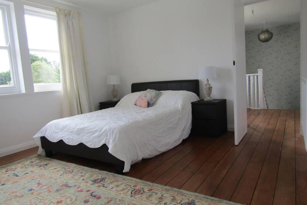 Three-Bedroom House photo 1