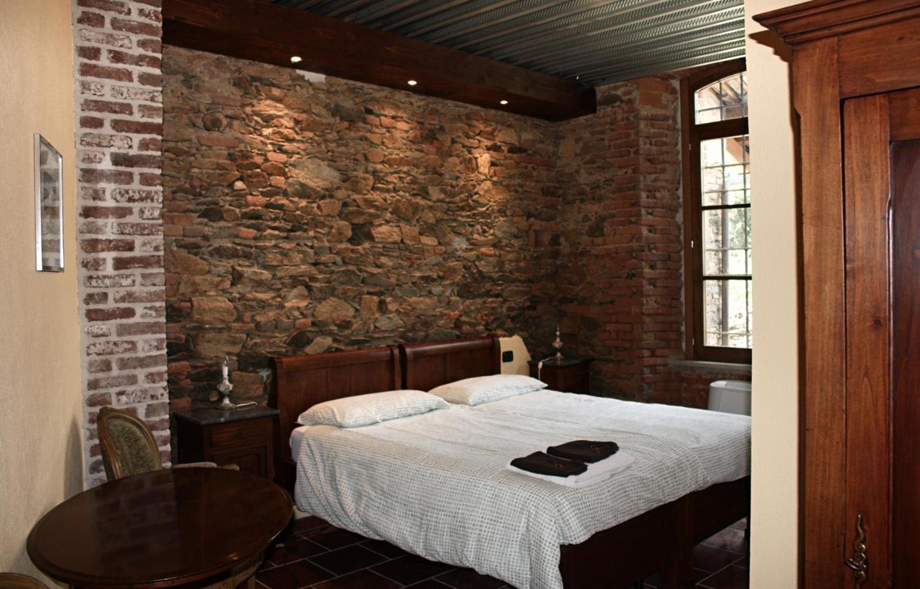 Double or Twin Room - Photo 3