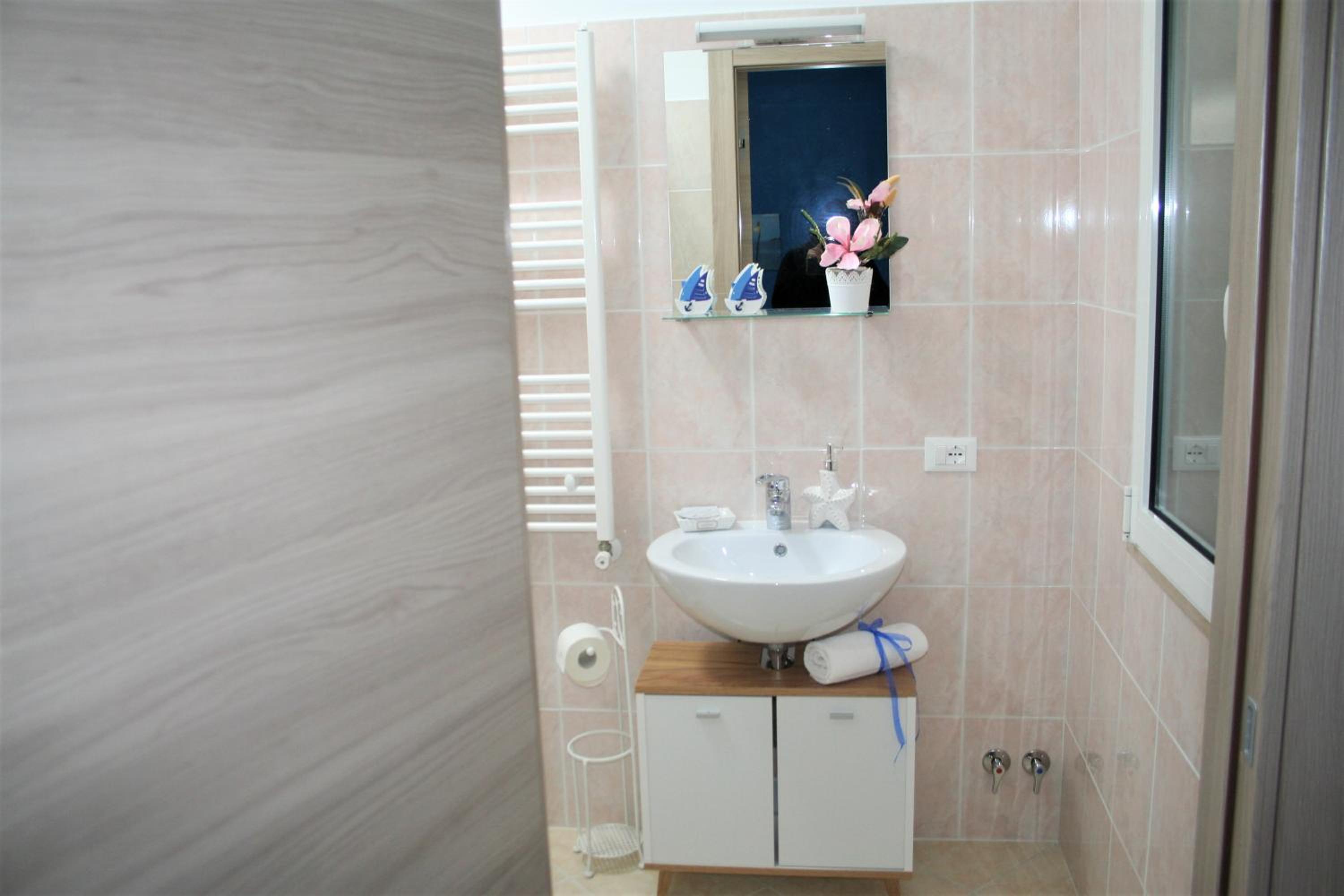 Queen Room - Photo 23