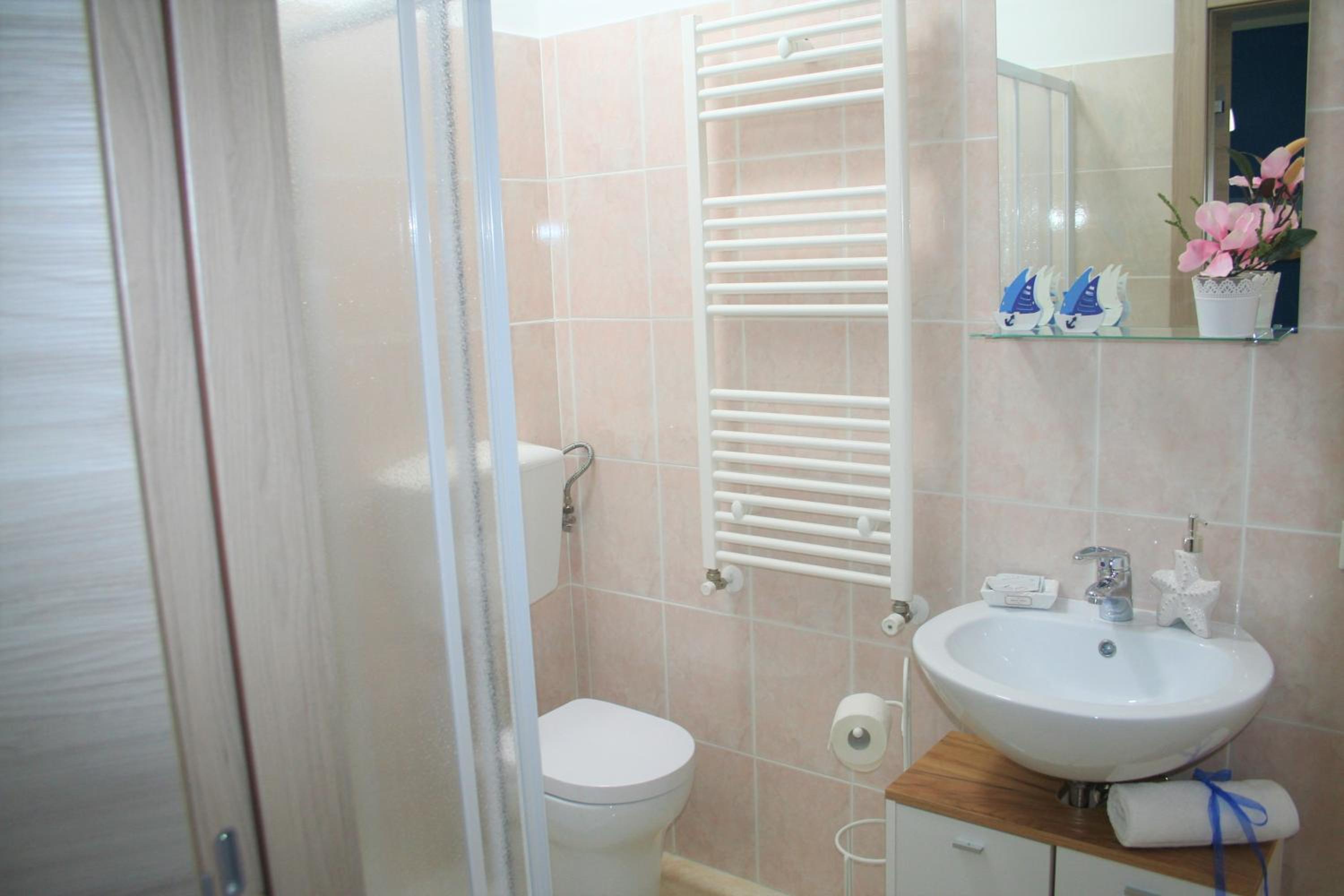 Queen Room - Photo 26