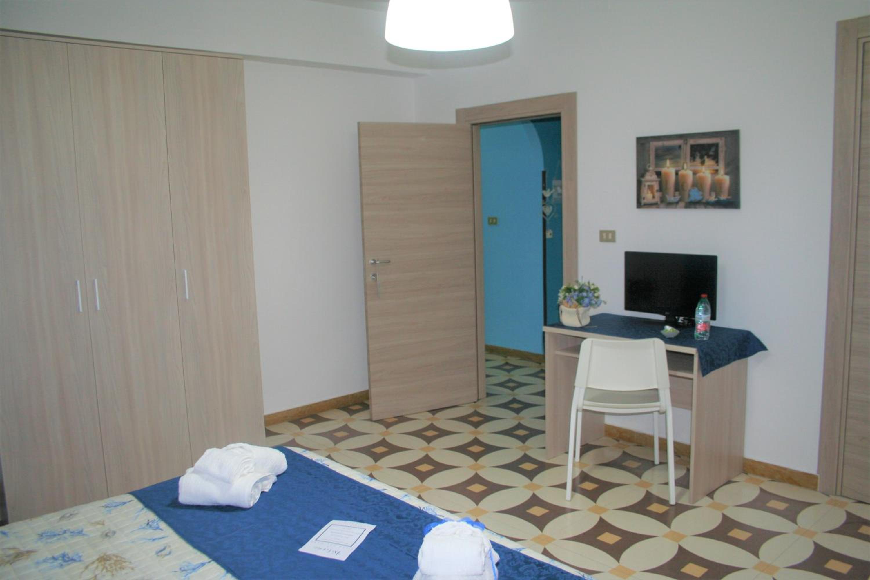 Queen Room - Photo 21