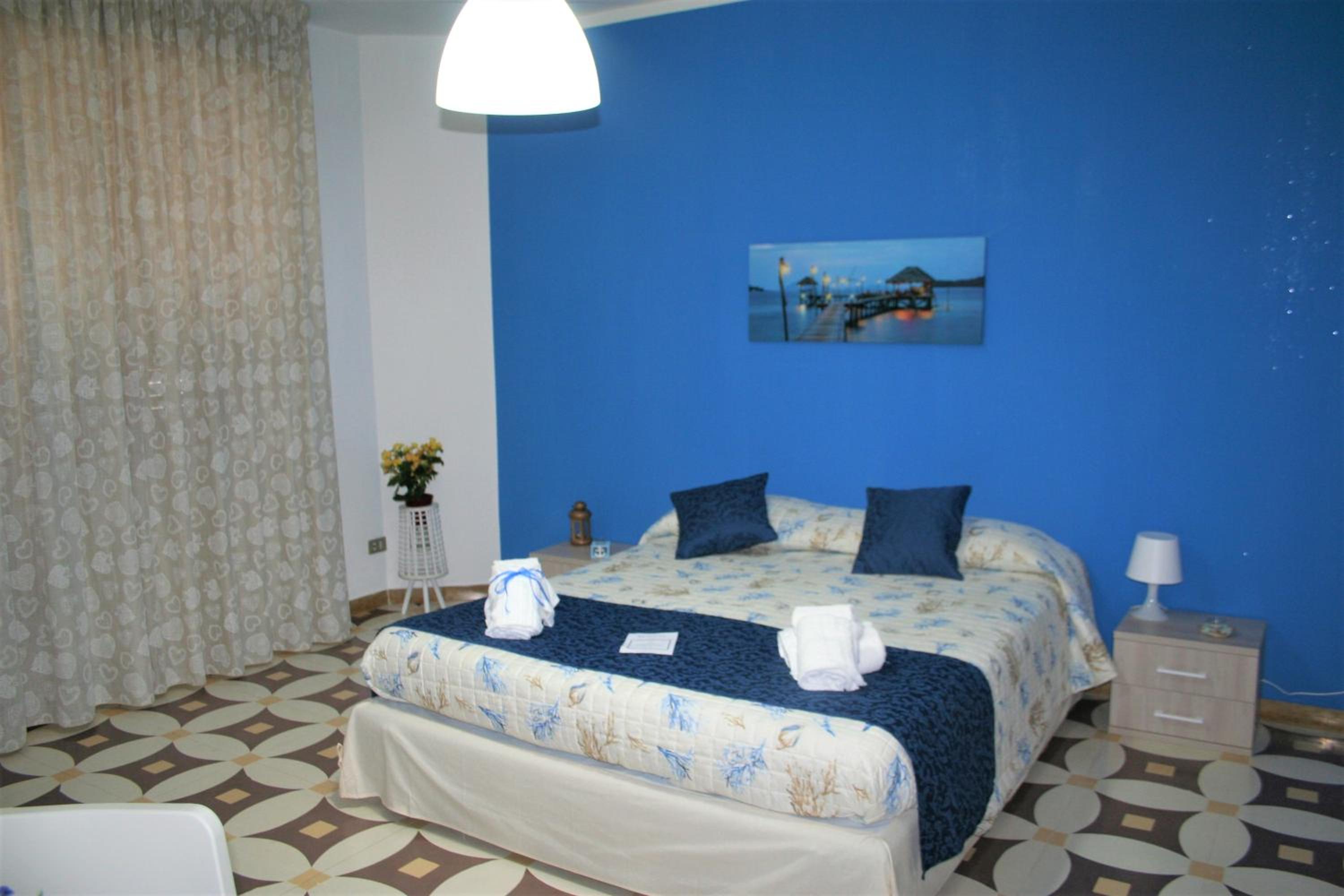 Queen Room - Photo 15