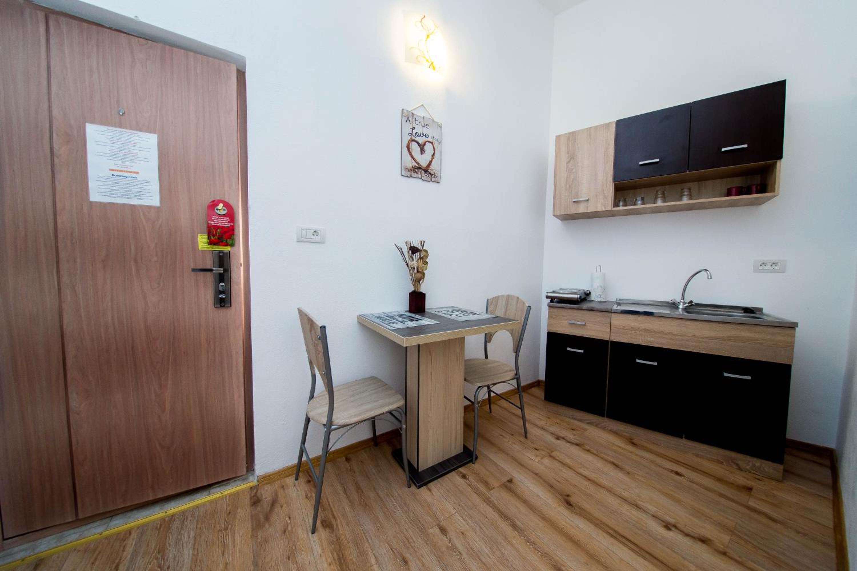 Apartment photo 2