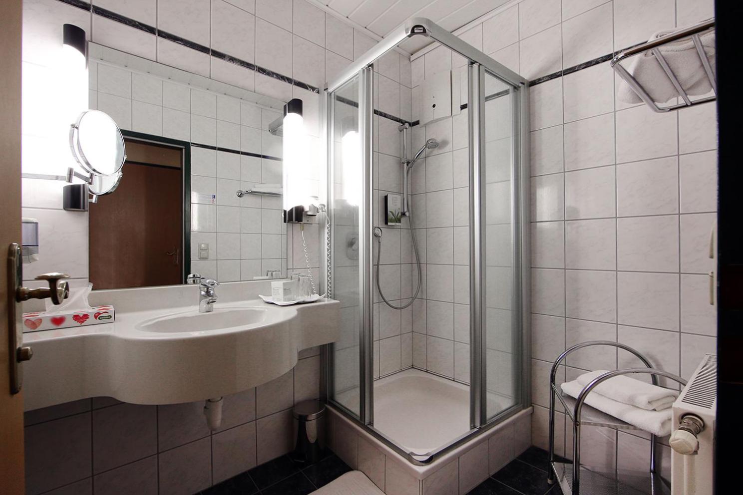 Standard Double Room - Photo 4