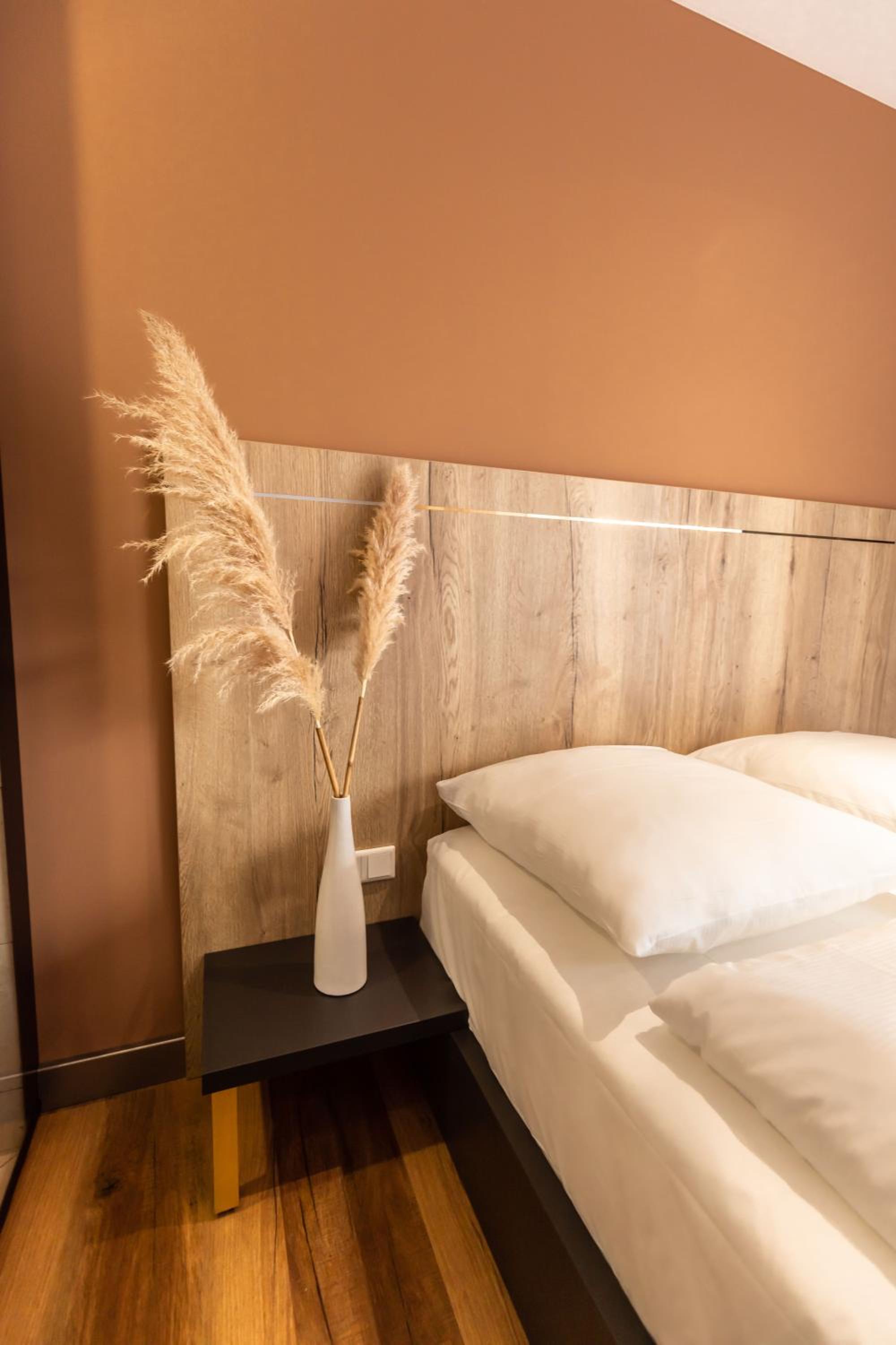 Deluxe Double Room with Balcony - Photo 20