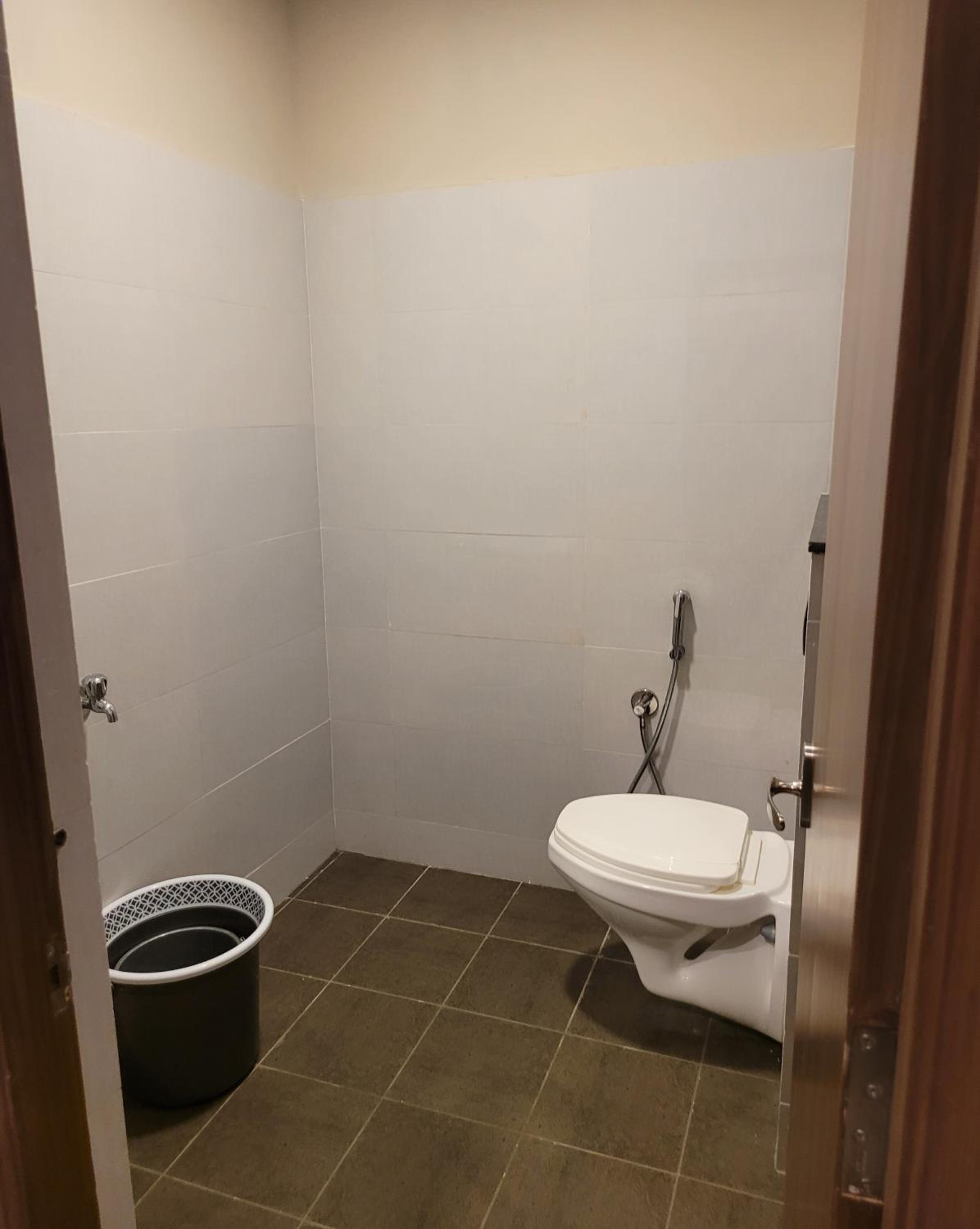 Deluxe Double Room (2 Adults + 1 Child) - Photo 3