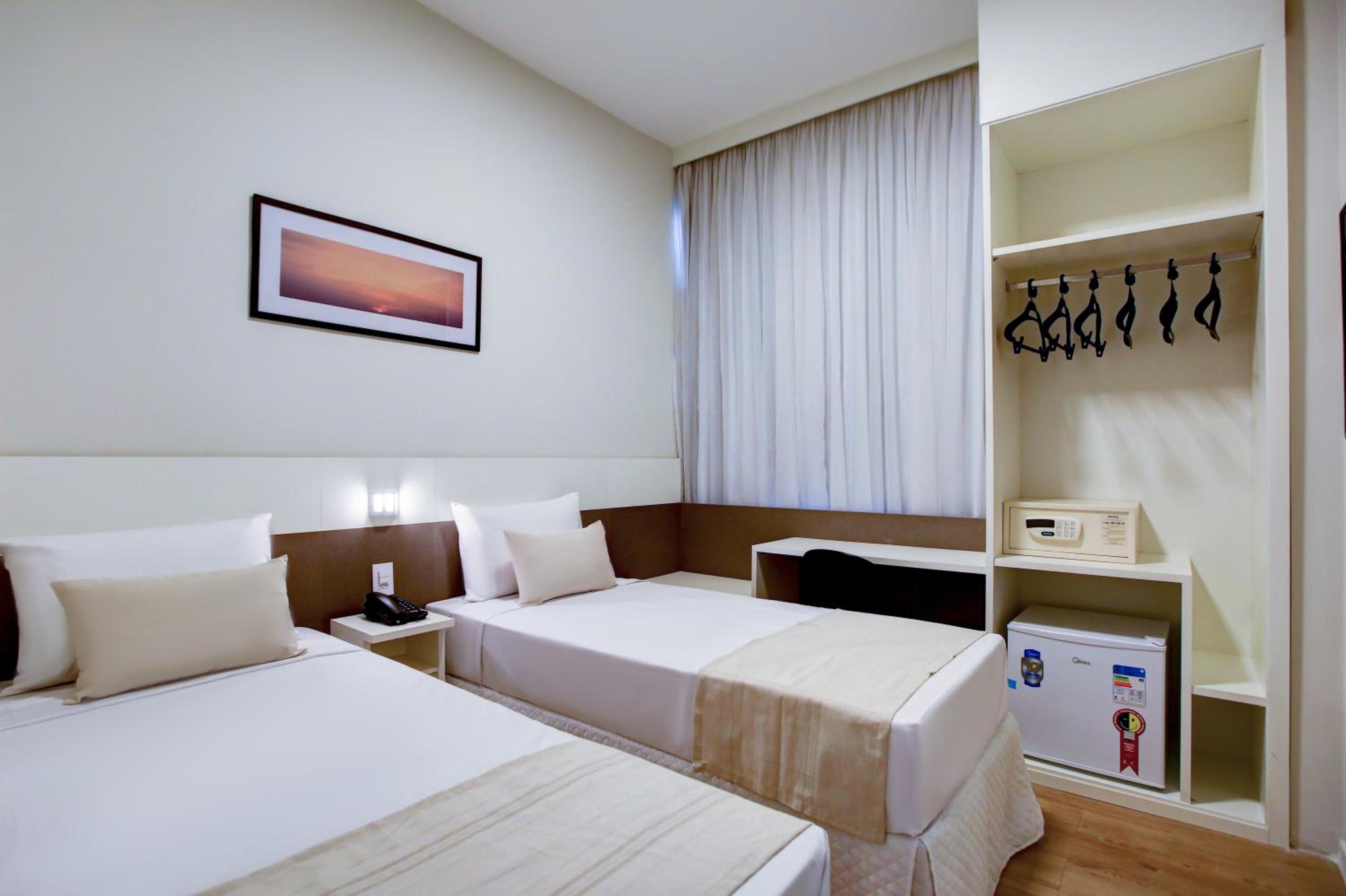 Standard Twin Room - Photo 1