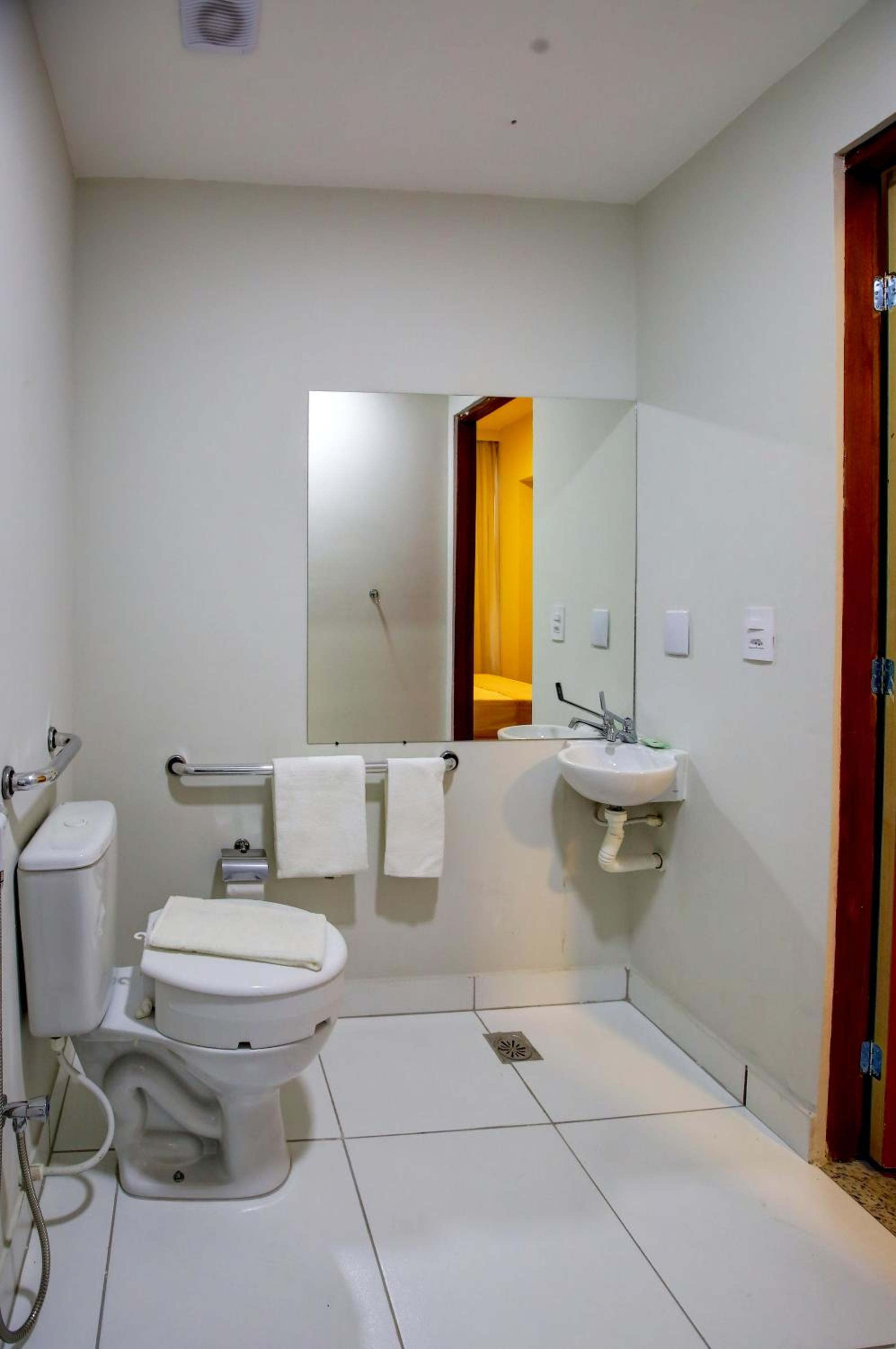 Double Room - Disability Access - Photo 3