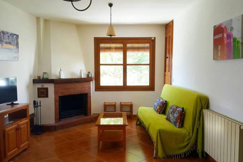 Apartment with Mountain View - Photo 1