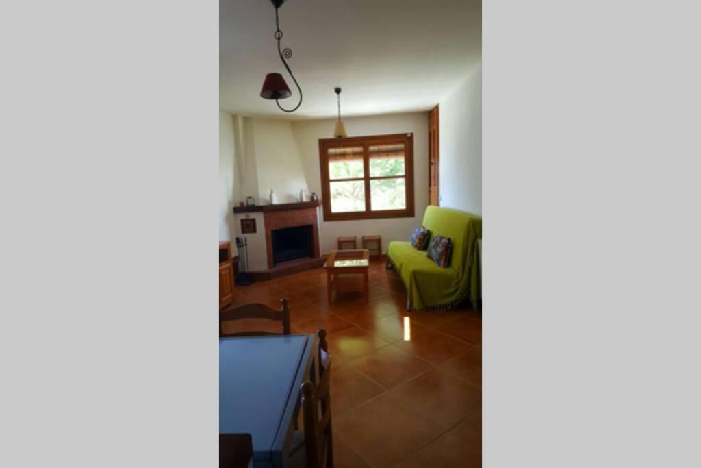 Apartment with Mountain View - Photo 4