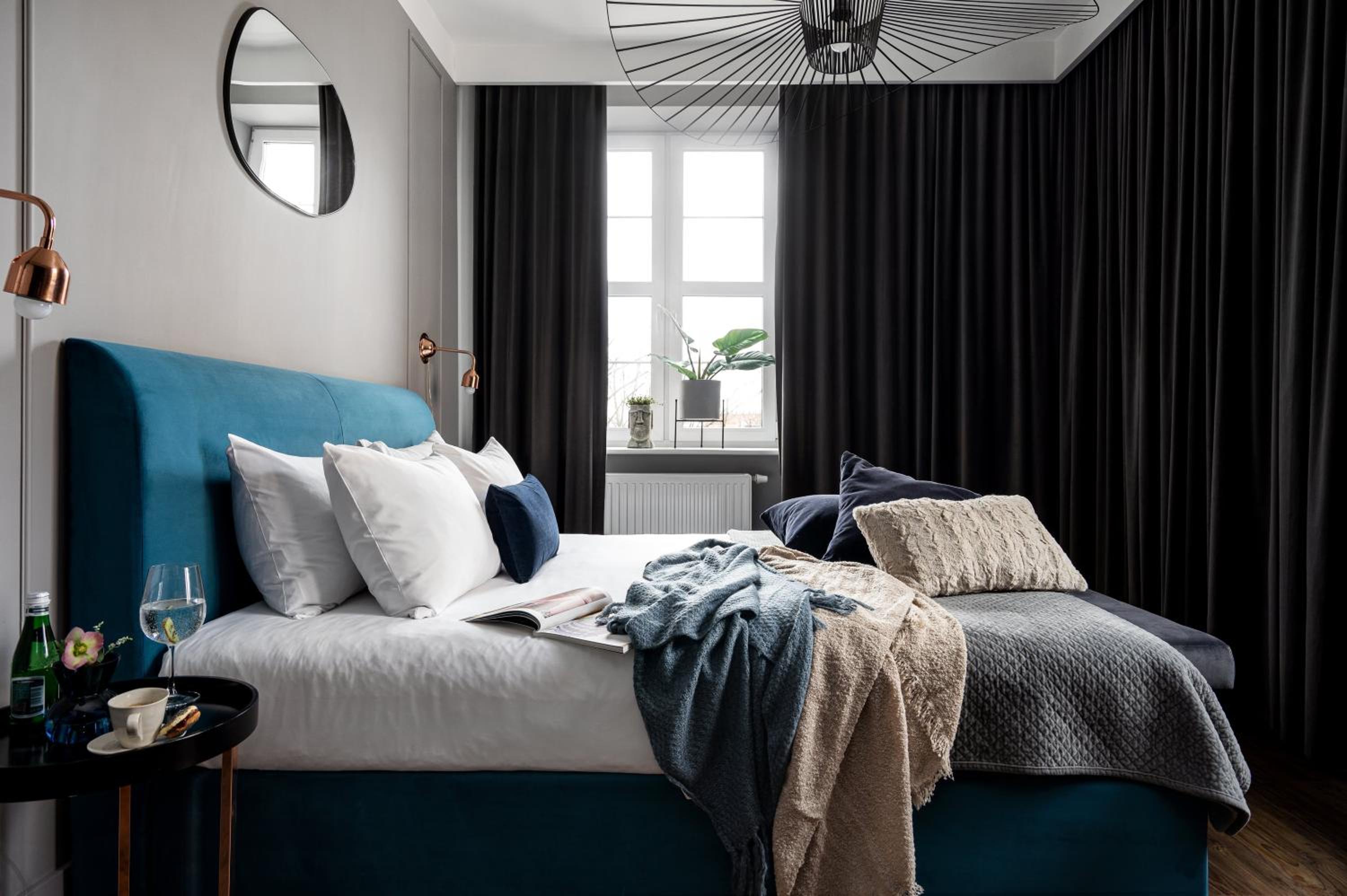 One-Bedroom Apartment - Photo 1