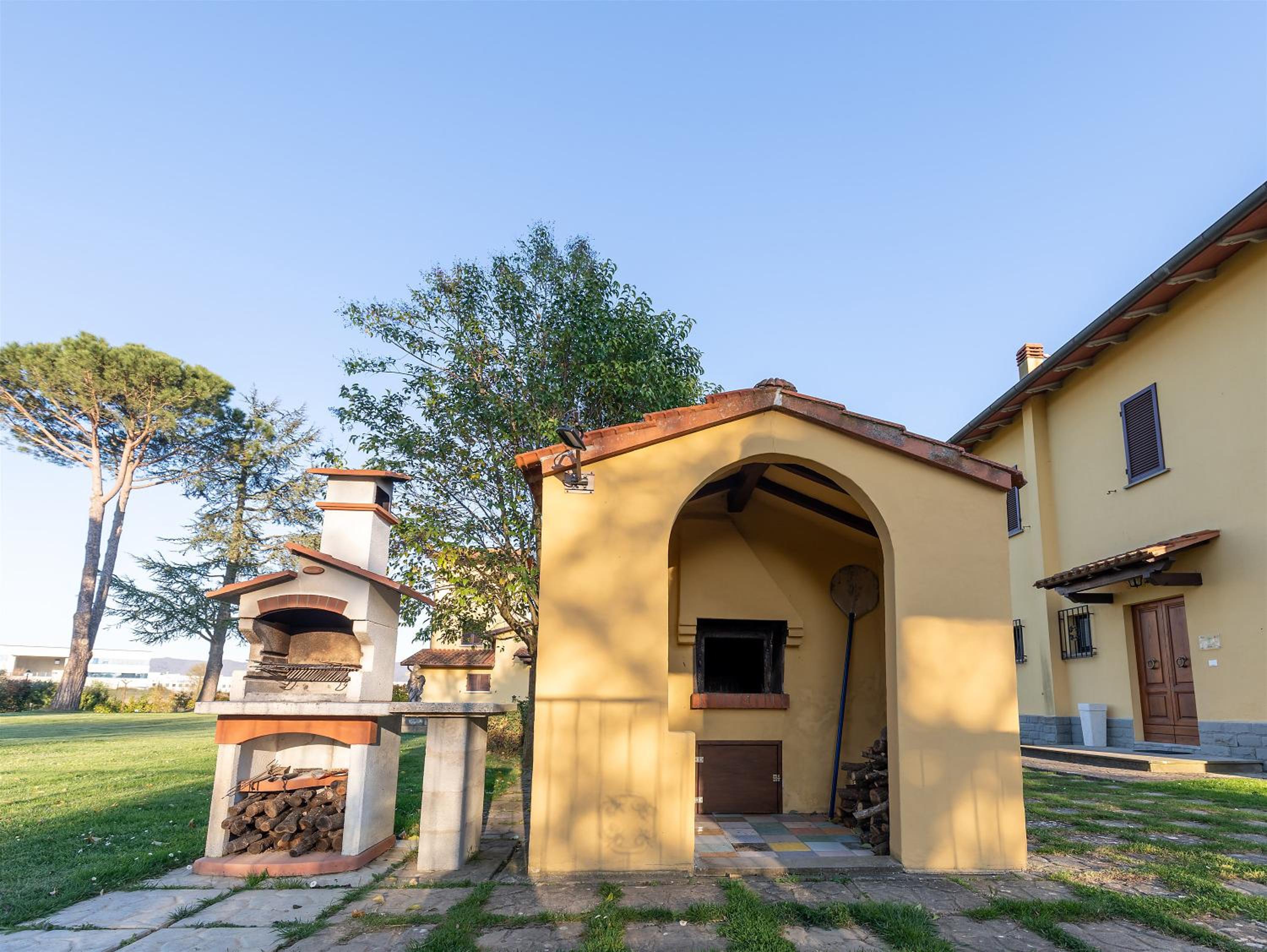 Villa with Garden View - Photo 10