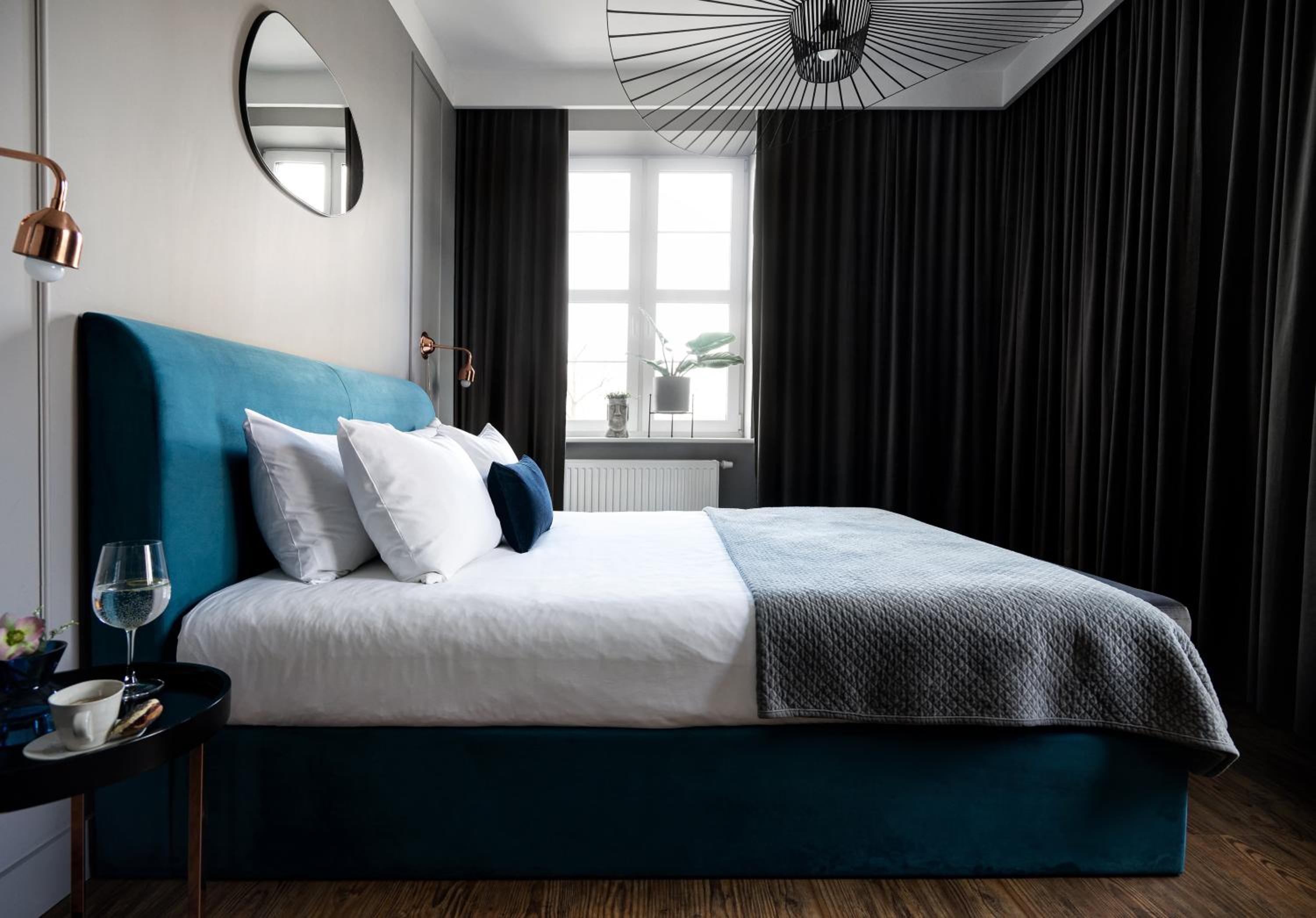 One-Bedroom Apartment - Photo 5