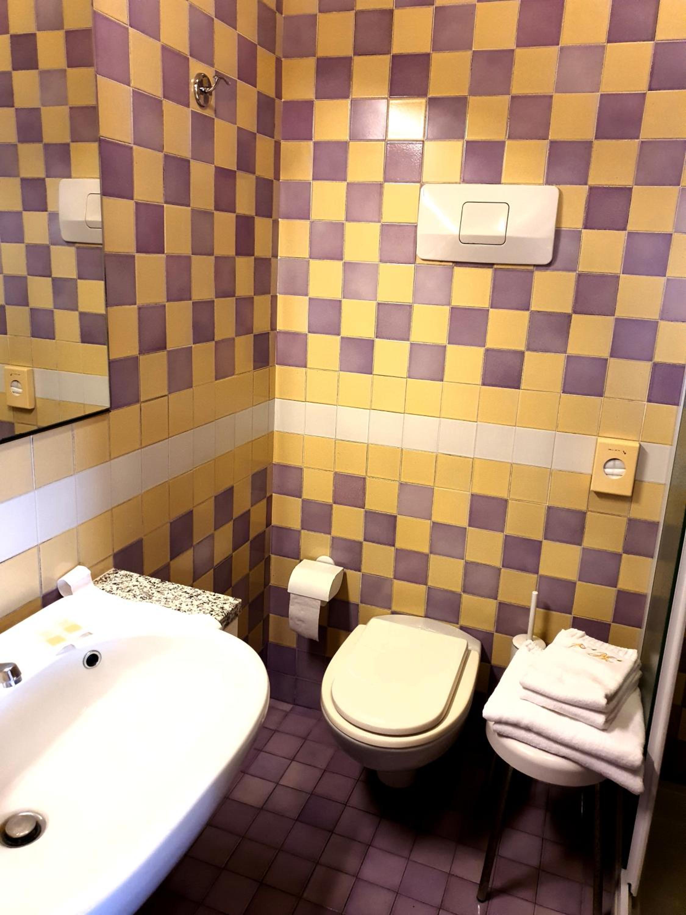 Double Room with Balcony and Sea View - Photo 8