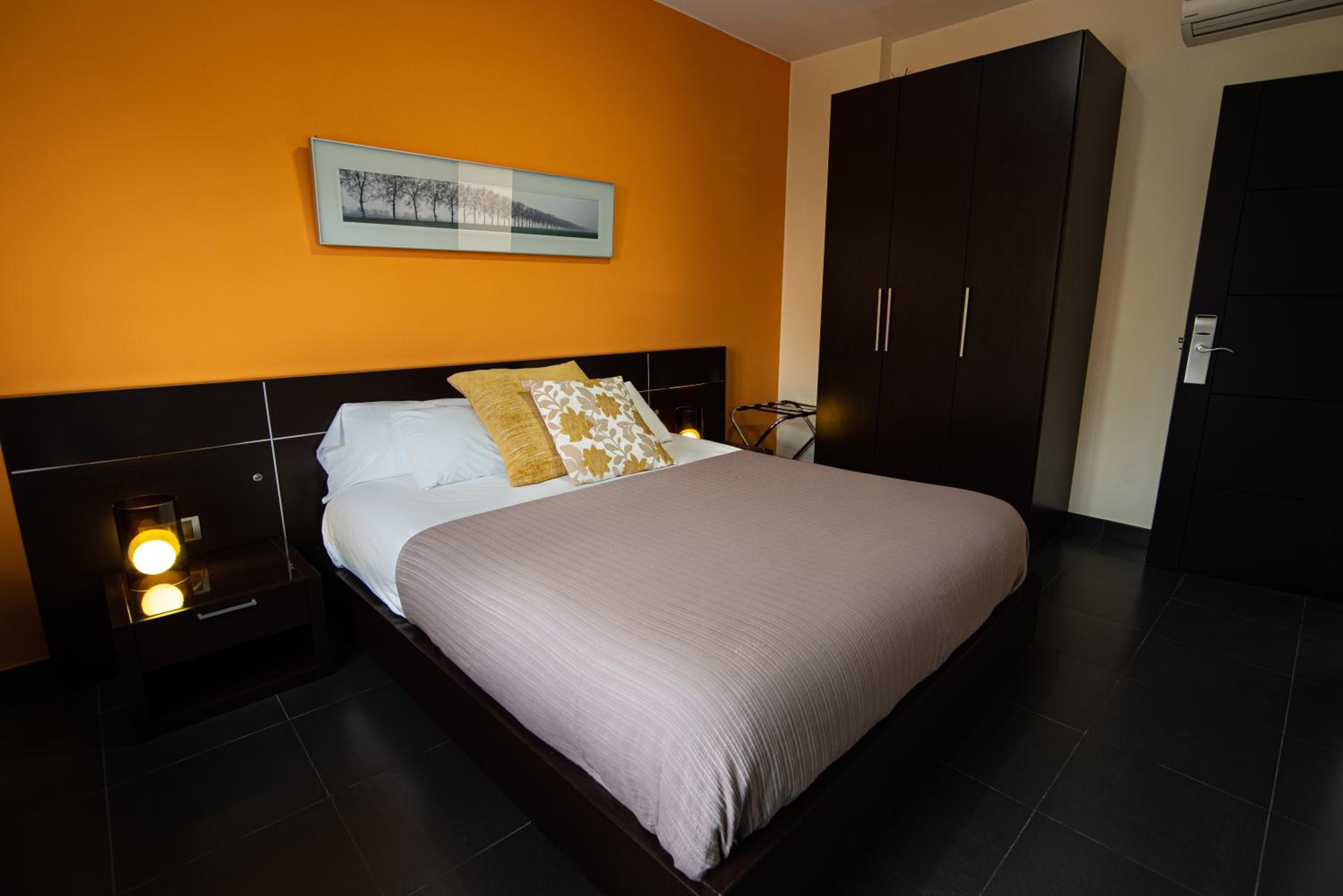 Double Room - Photo 5
