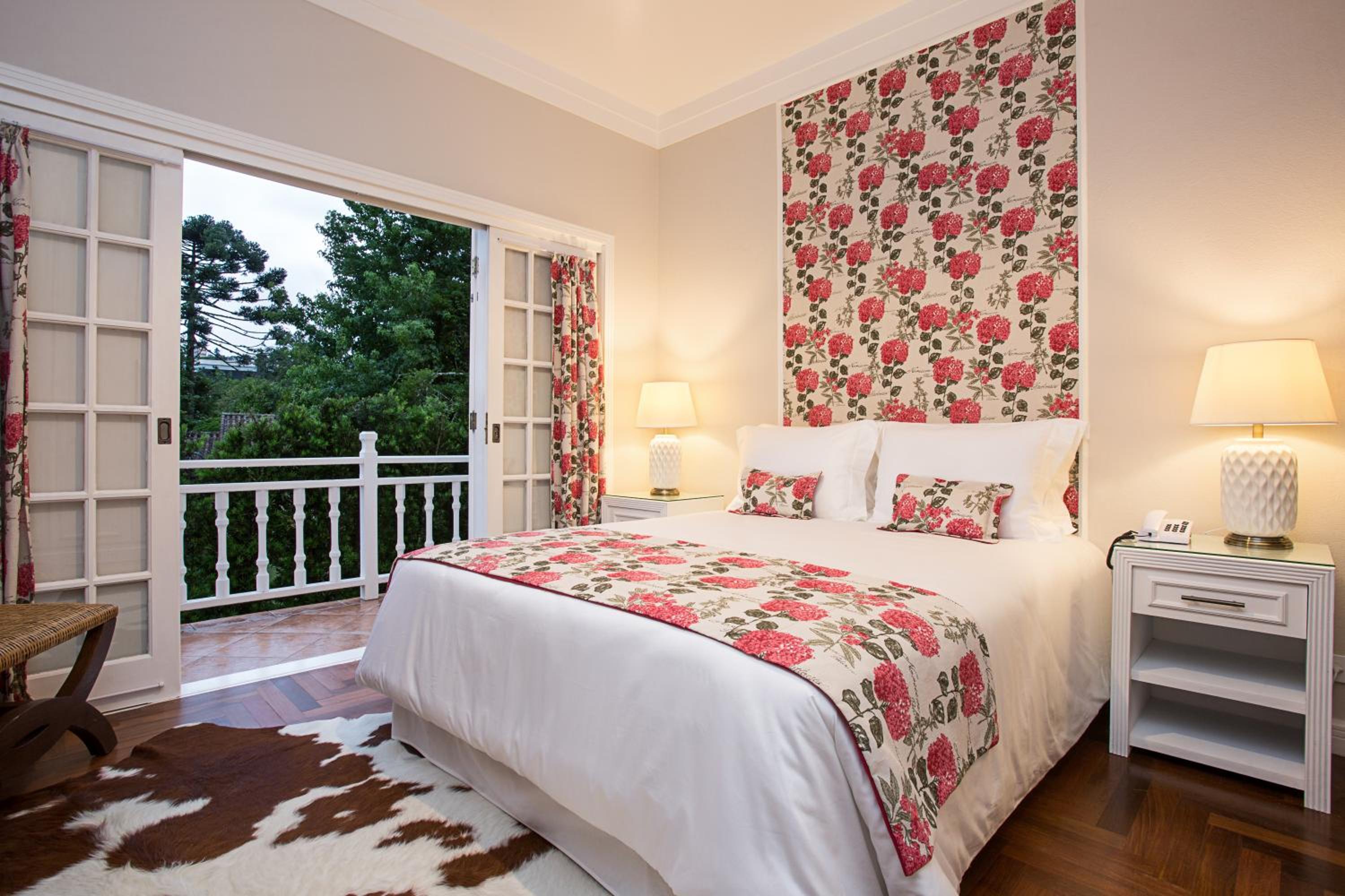 Luxury Suite with Balcony photo 2