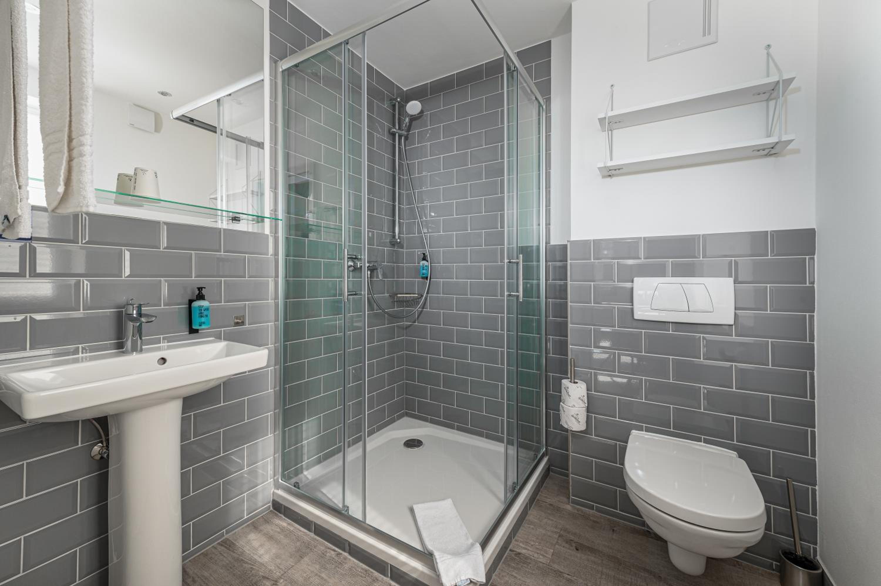 Standard Double Room - Photo 4