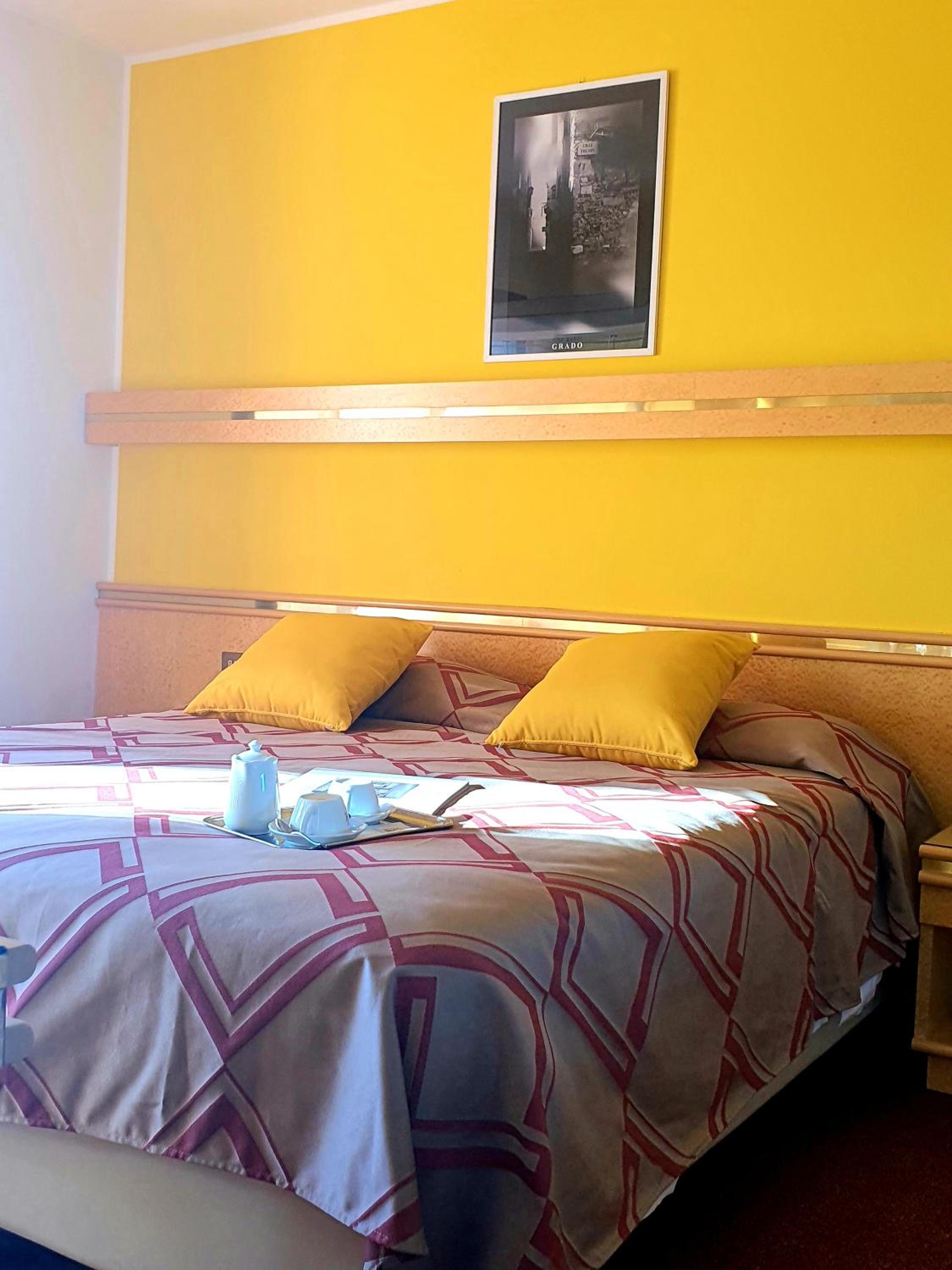 Double Room with Balcony - Photo 1