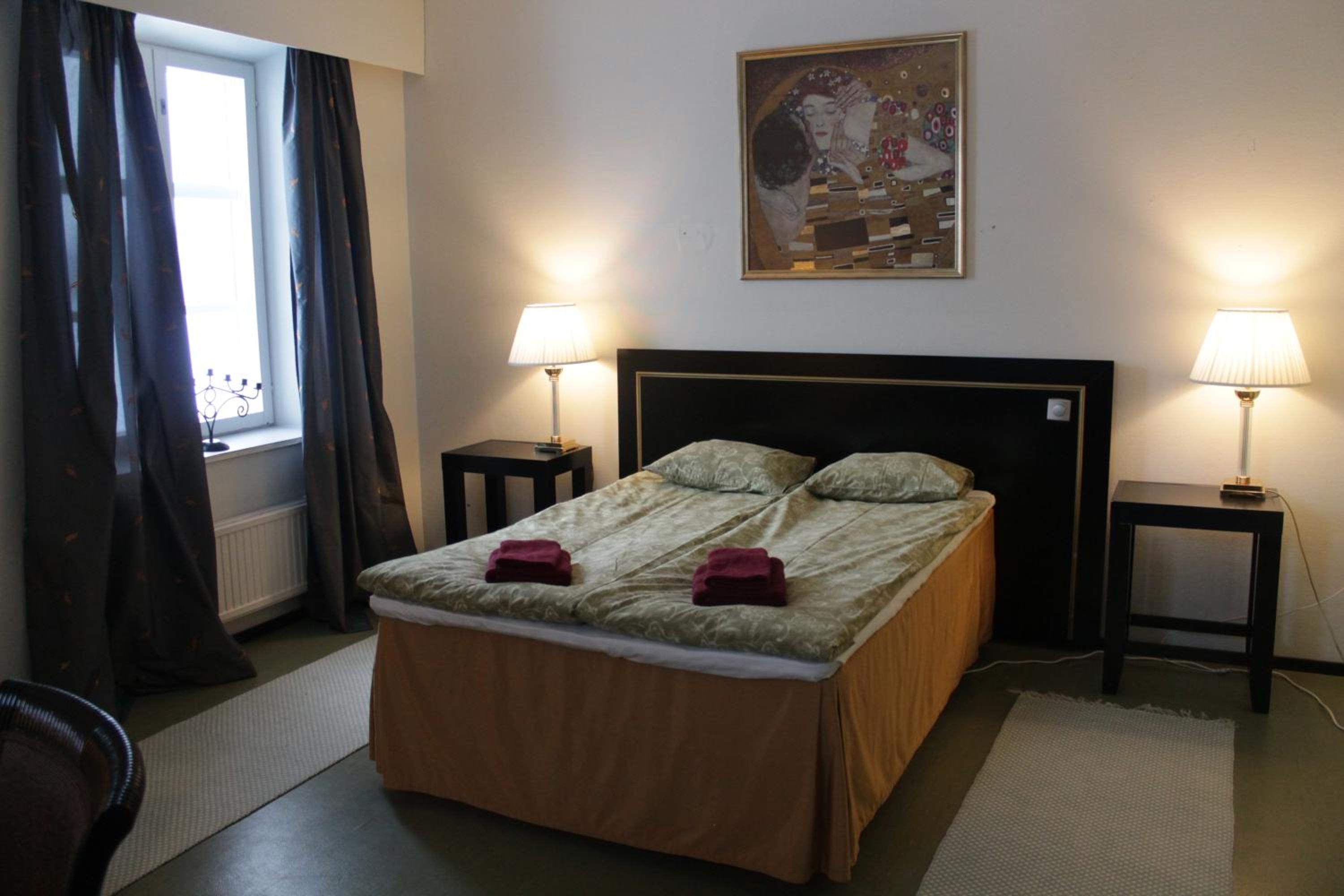 Double Room with Private Bathroom - Photo 2