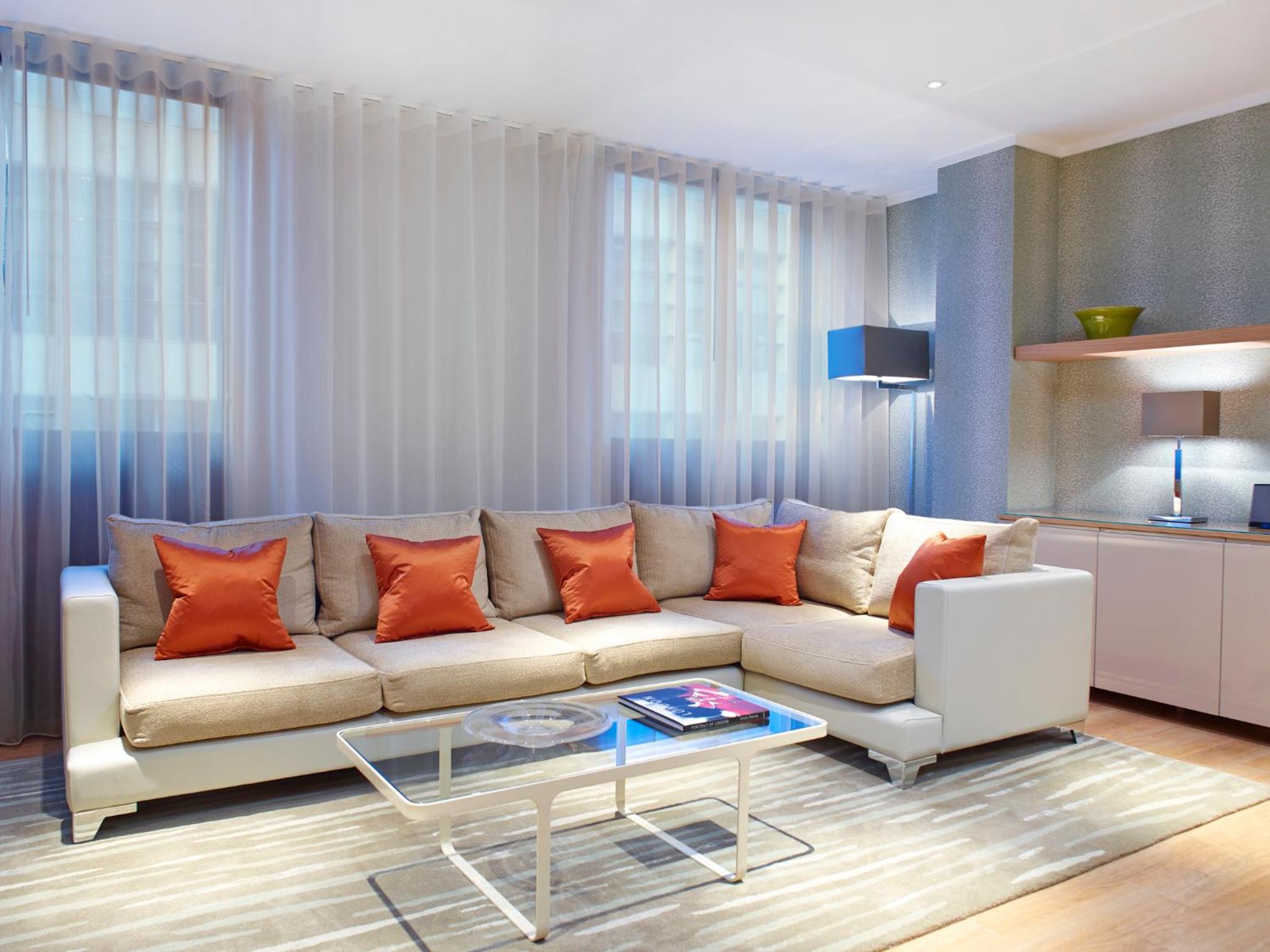 Deluxe Four Bedroom Apartment With River View