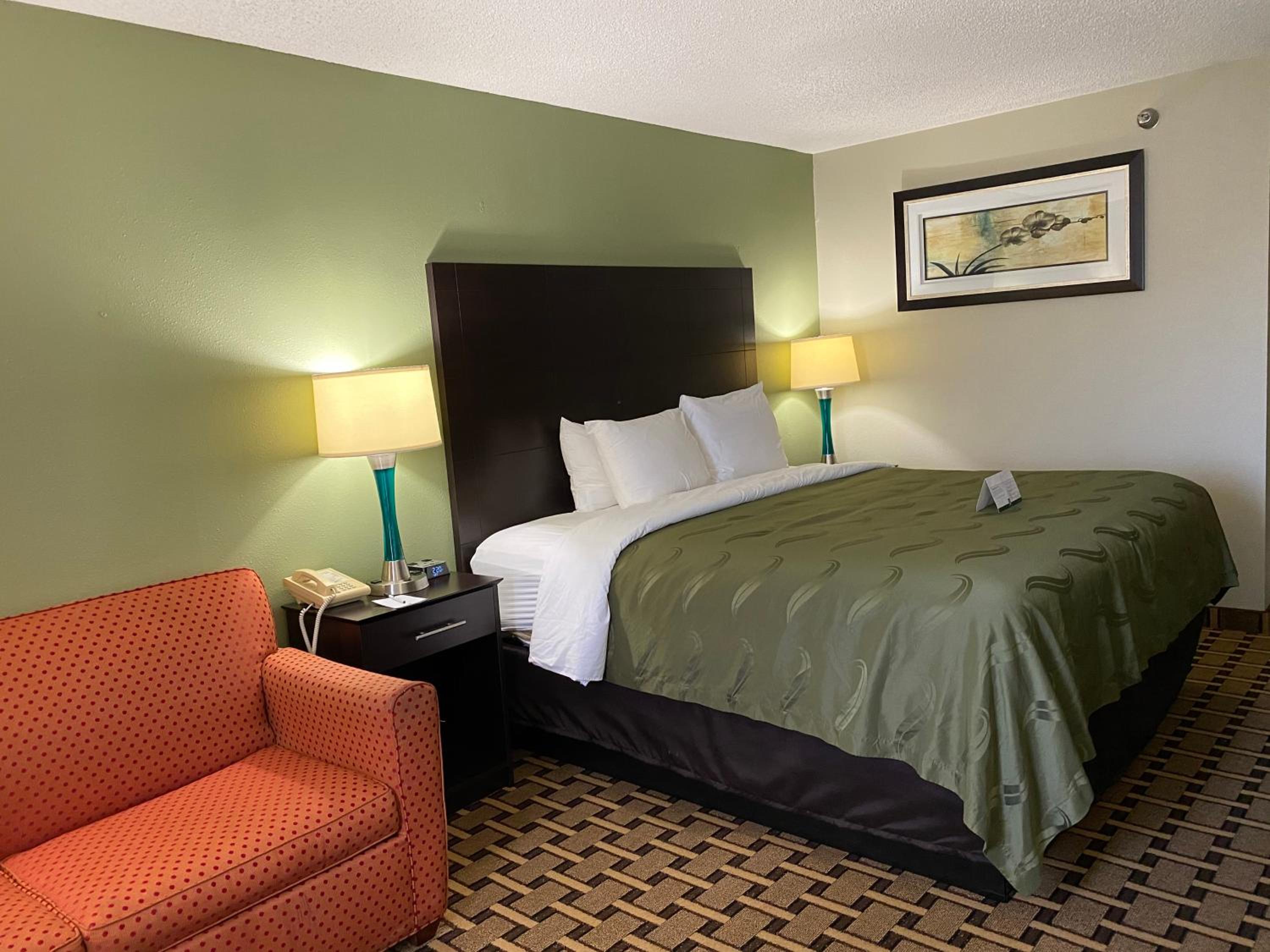 Quality Inn Morton at I-74, Photo 2