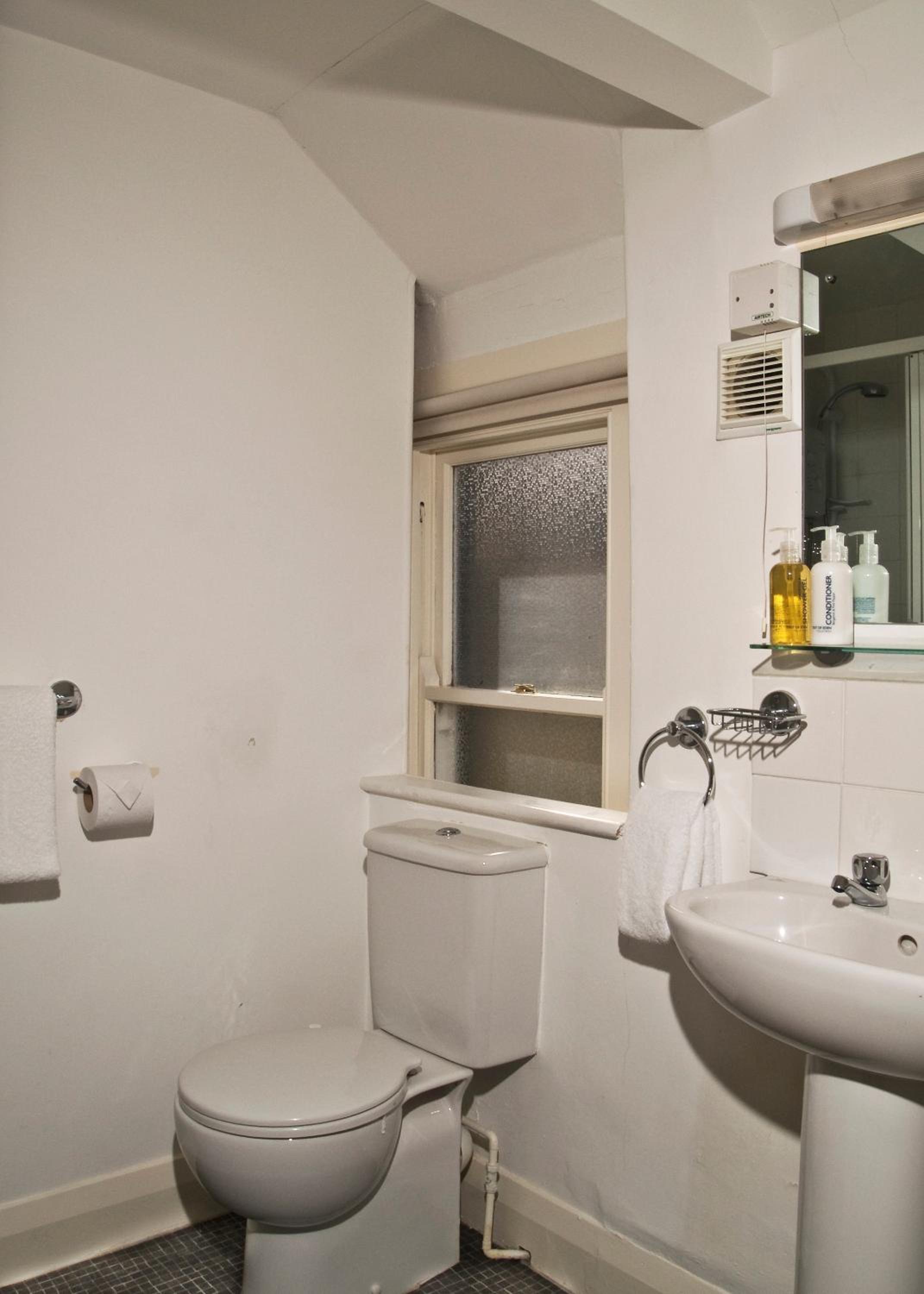 Large Double Room photo 3