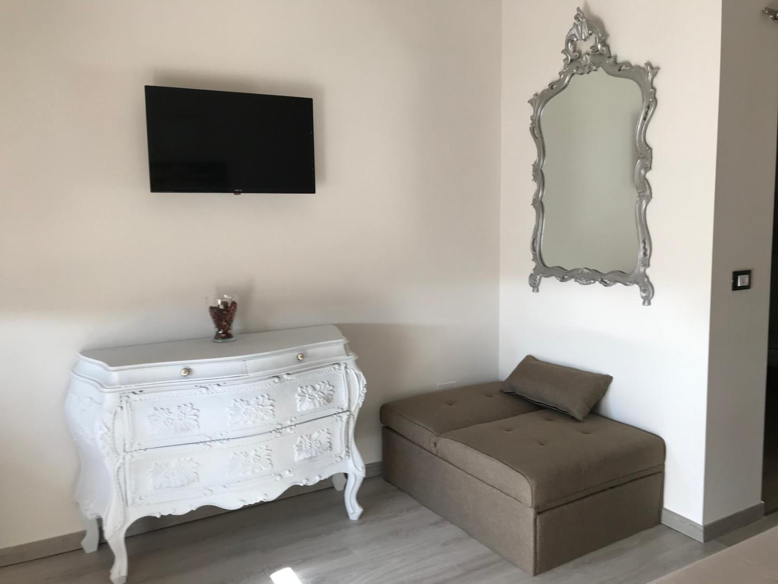 Quadruple Room with Terrace - Photo 11