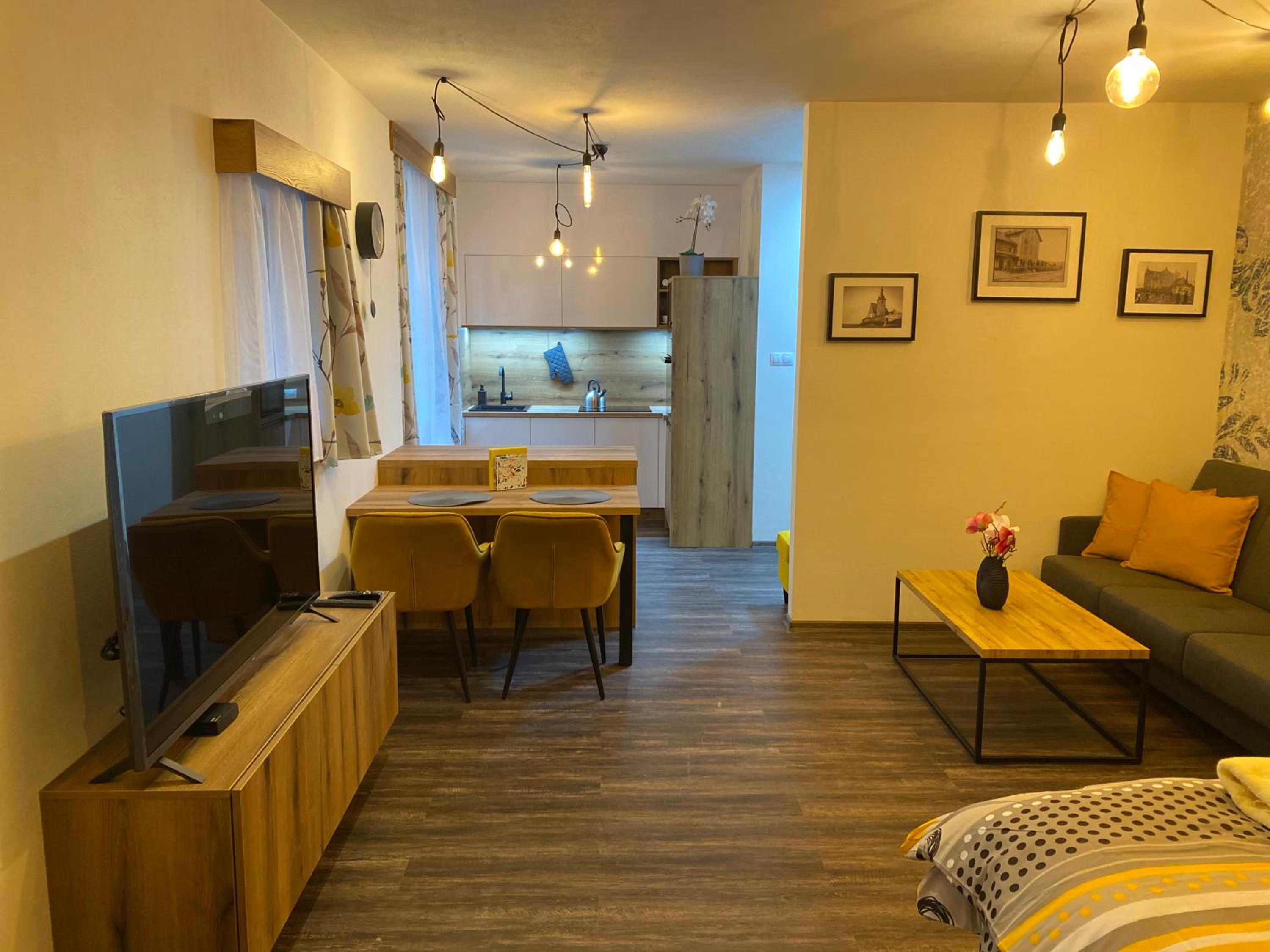 One-Bedroom Apartment photo 1
