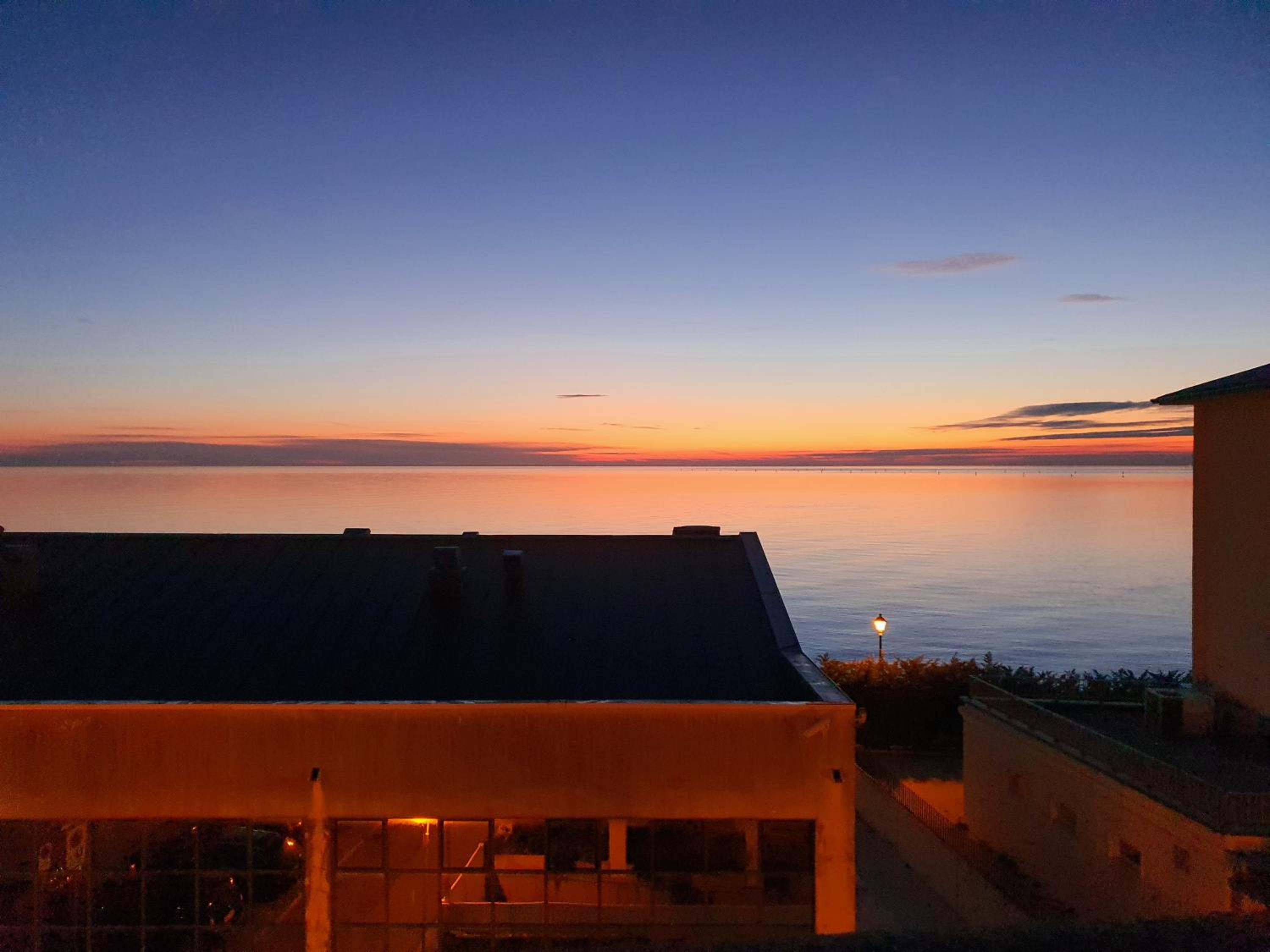 Double Room with Balcony and Sea View - Photo 13