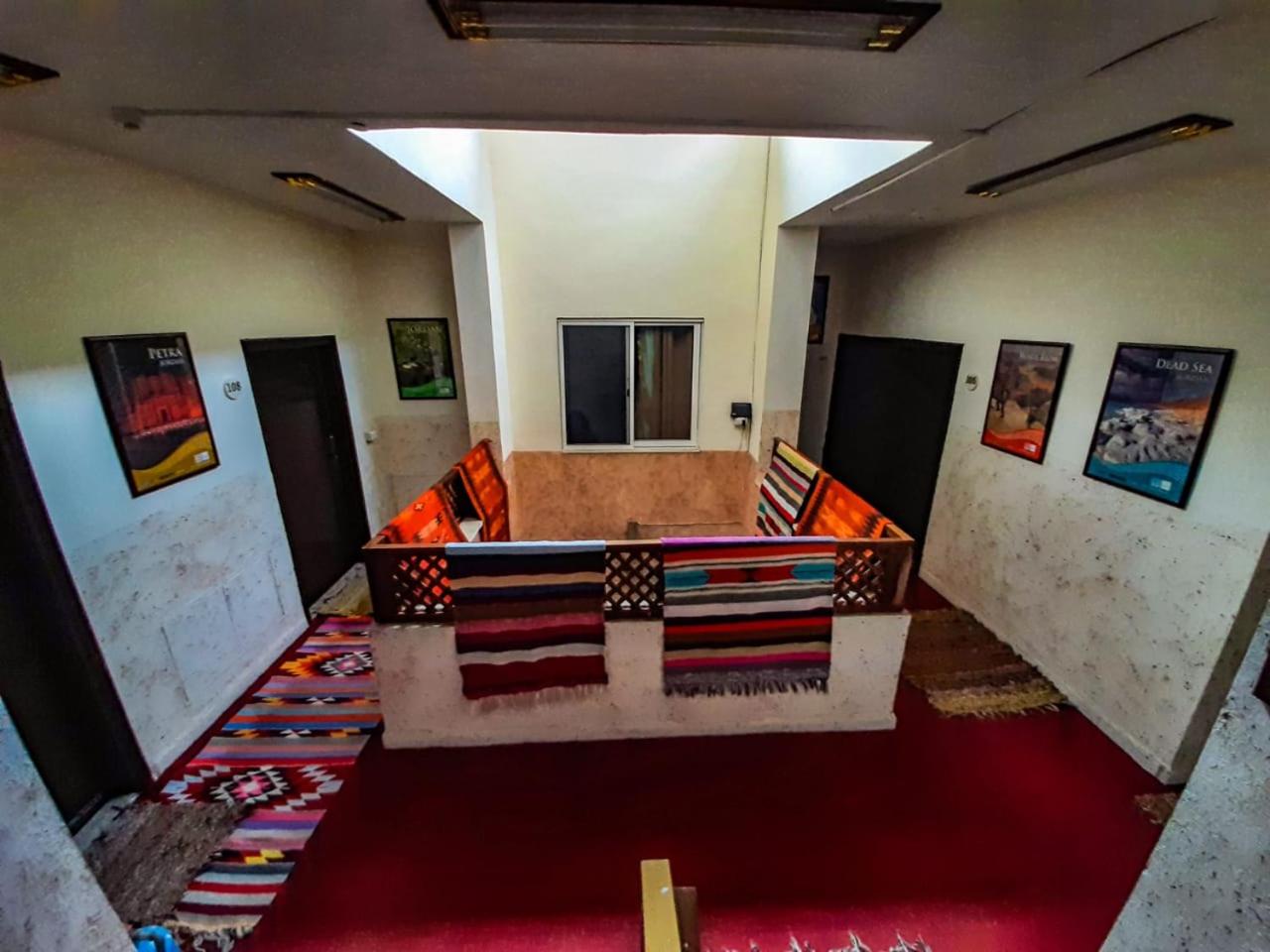 Budget Double Room - Photo 9