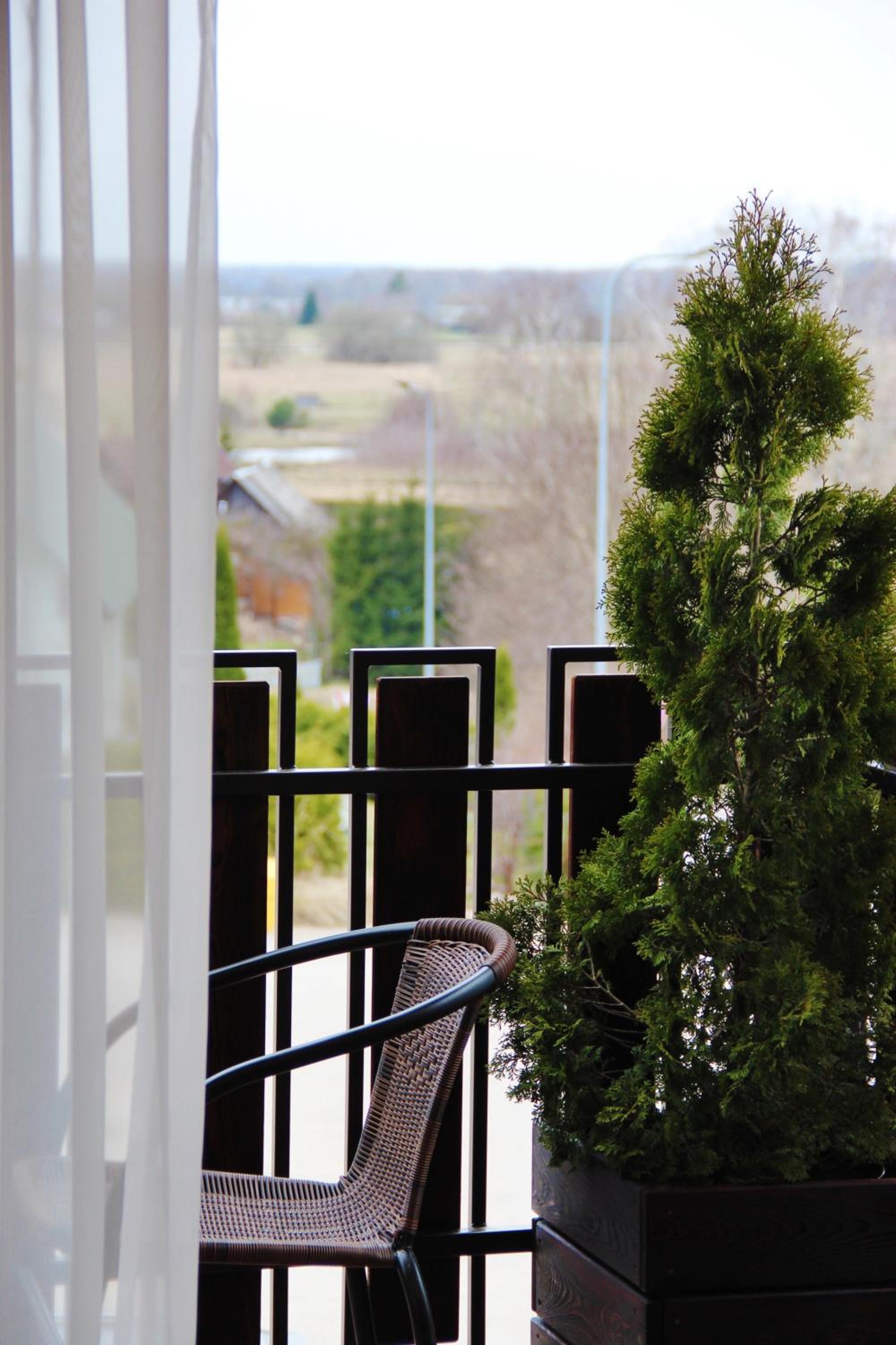 Quadruple Room with Balcony - Photo 8