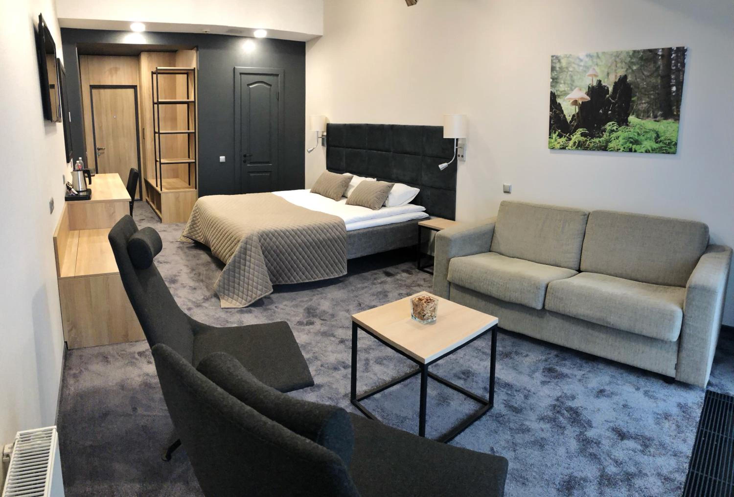 Double or Twin Room with Balcony - Photo 6