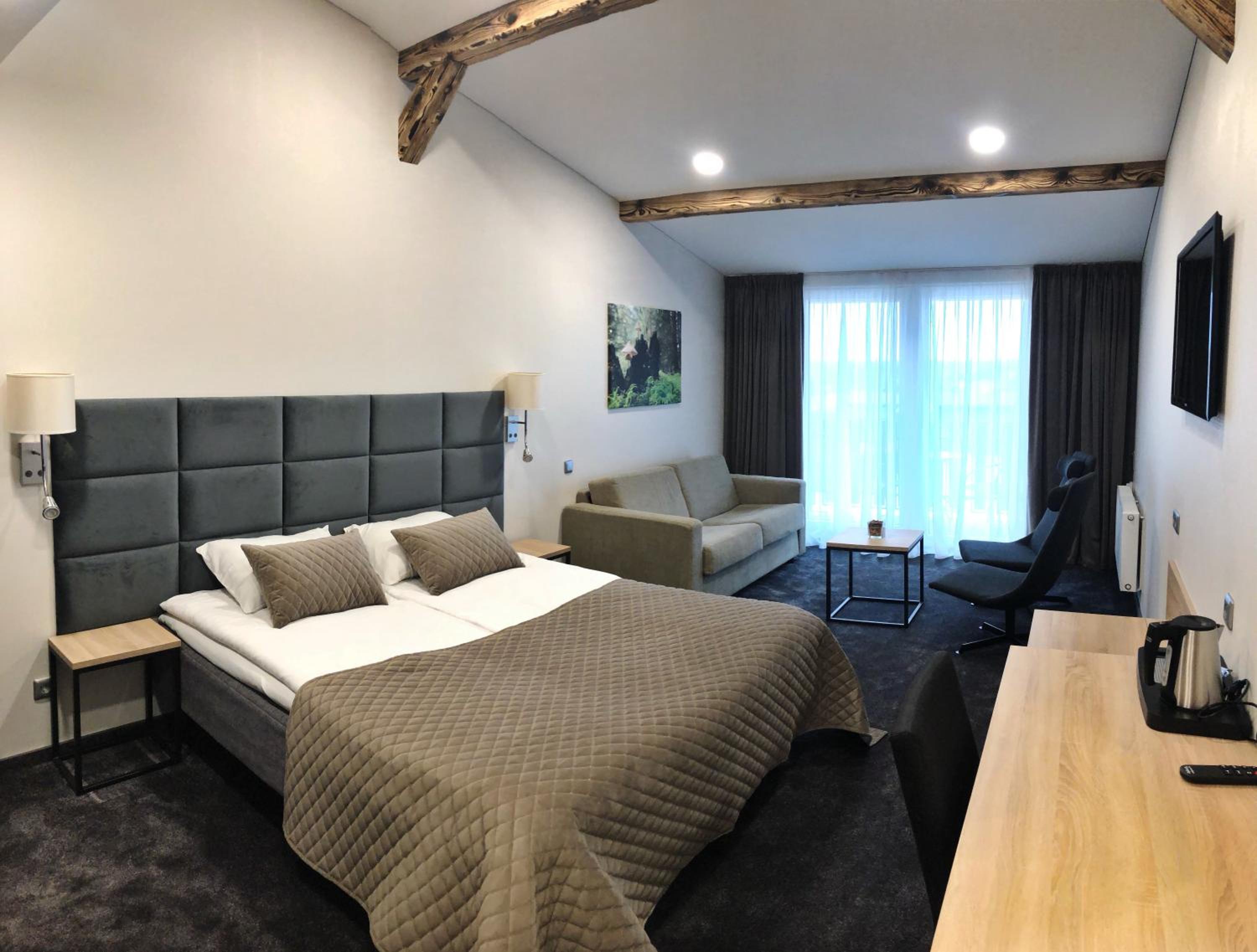 Double or Twin Room with Balcony - Photo 5