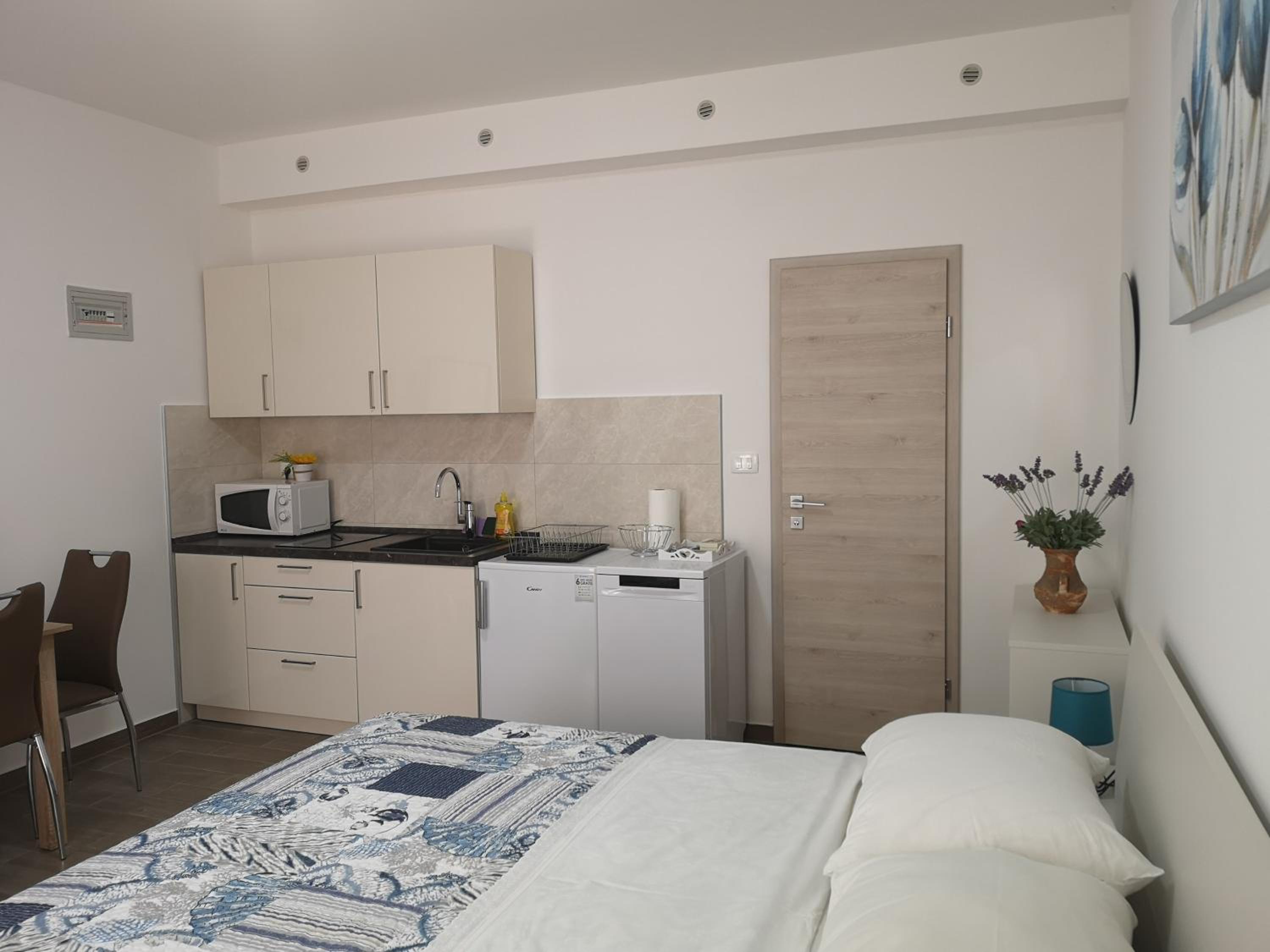 Studio Apartment photo 2