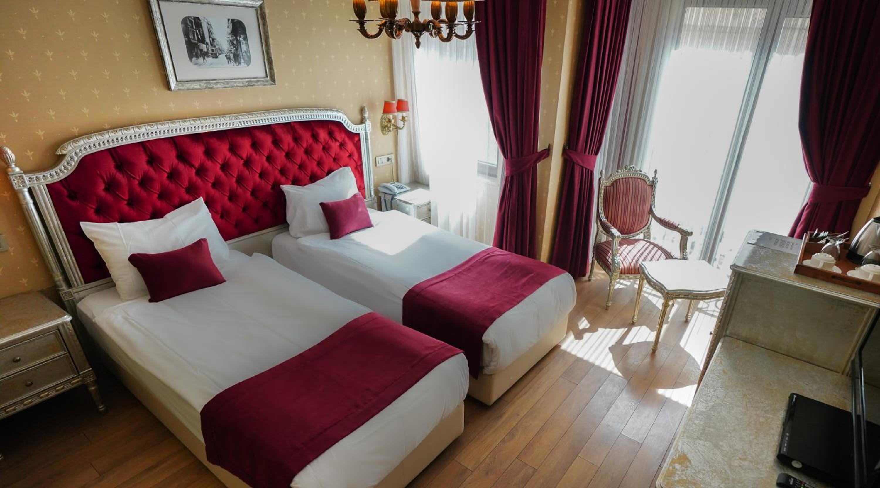 Deluxe Twin Room photo 1