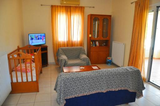 Two-Bedroom Apartment with City View - Photo 42