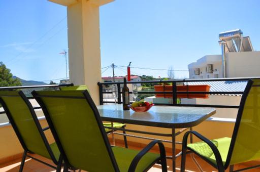 Two-Bedroom Apartment with City View - Photo 50