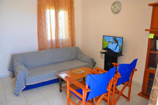 Two-Bedroom Apartment with City View - Photo 60