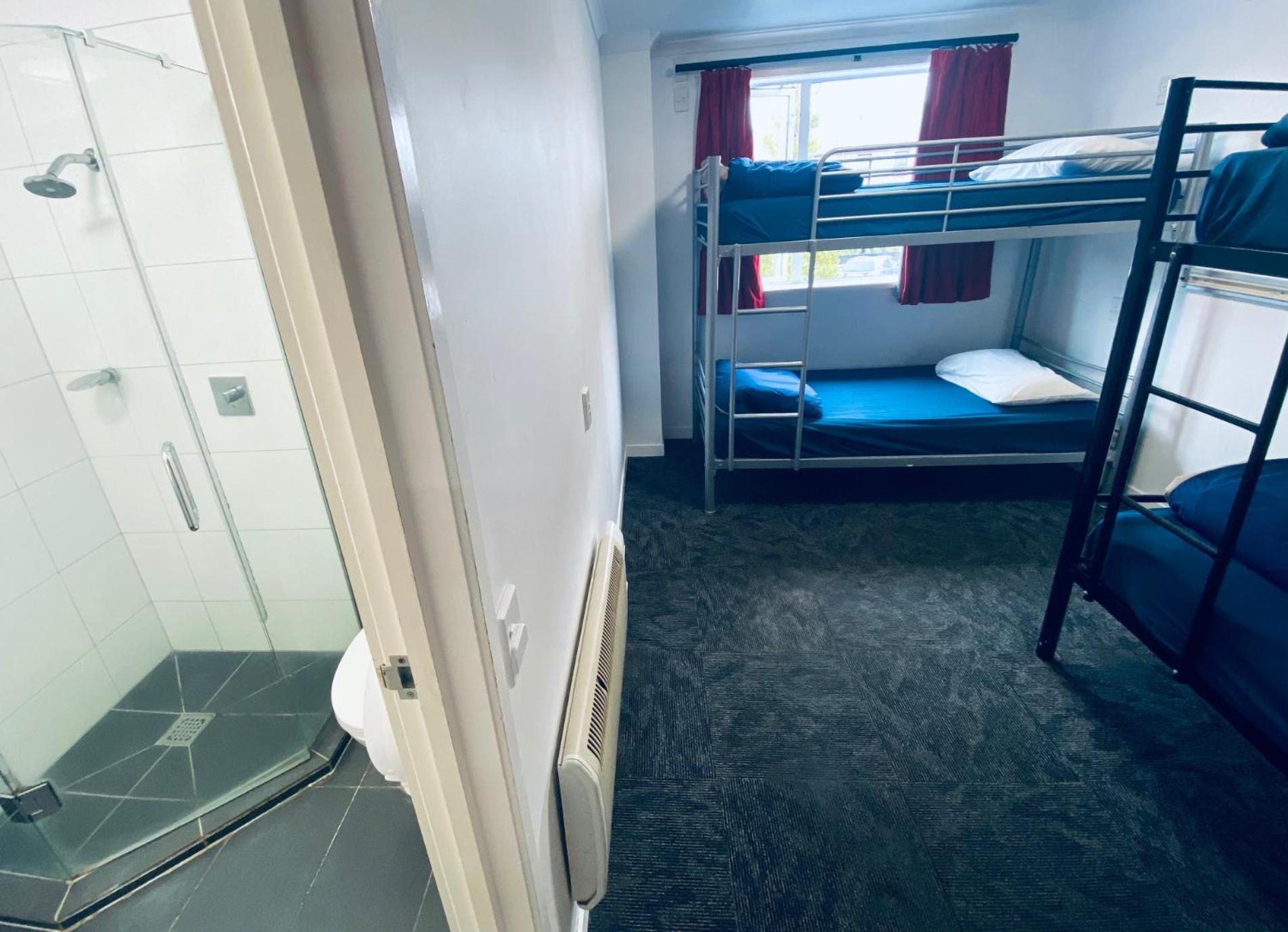 4 Bed Ensuite Dormitory - No Children photo 3