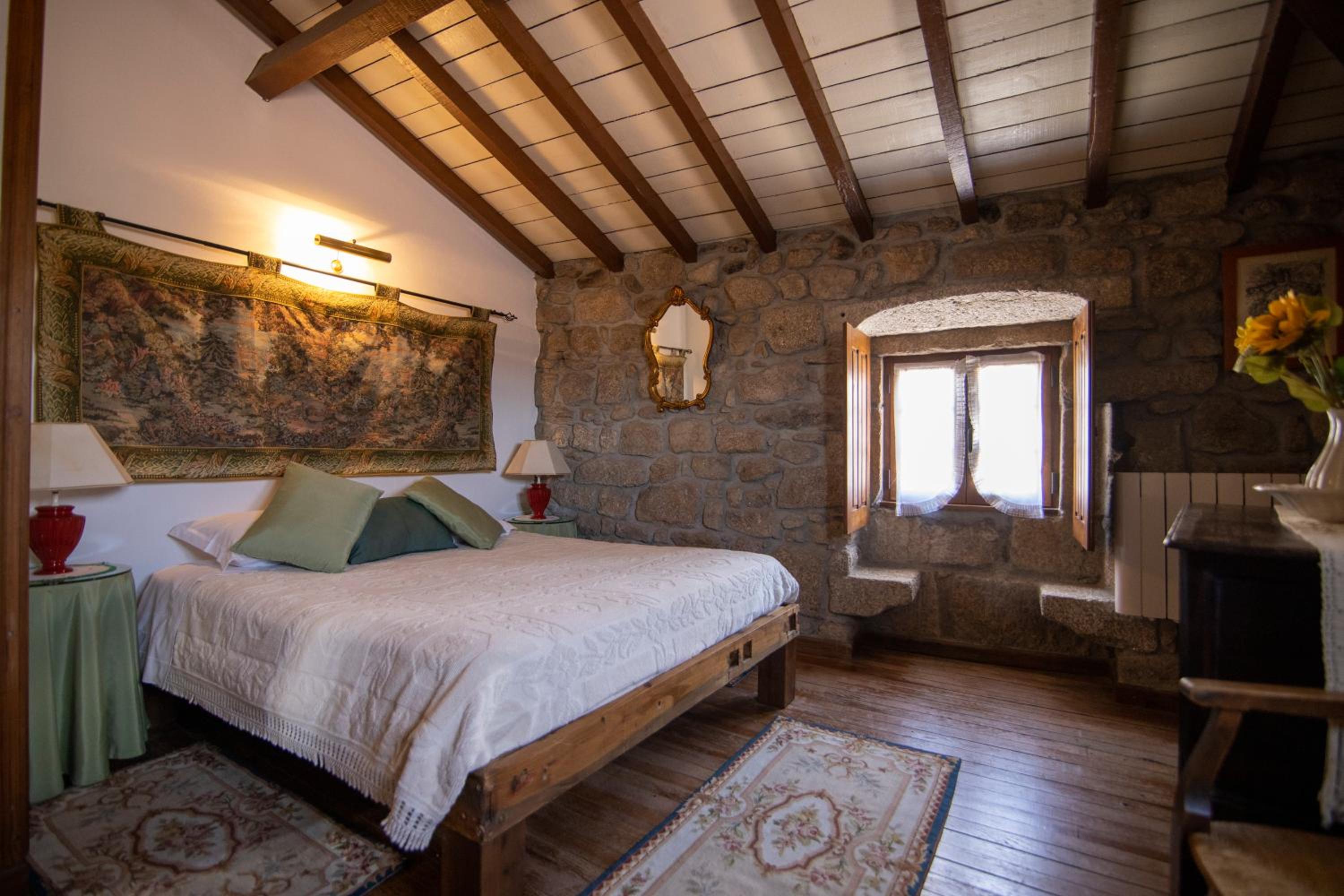 Three-Bedroom House - Photo 9