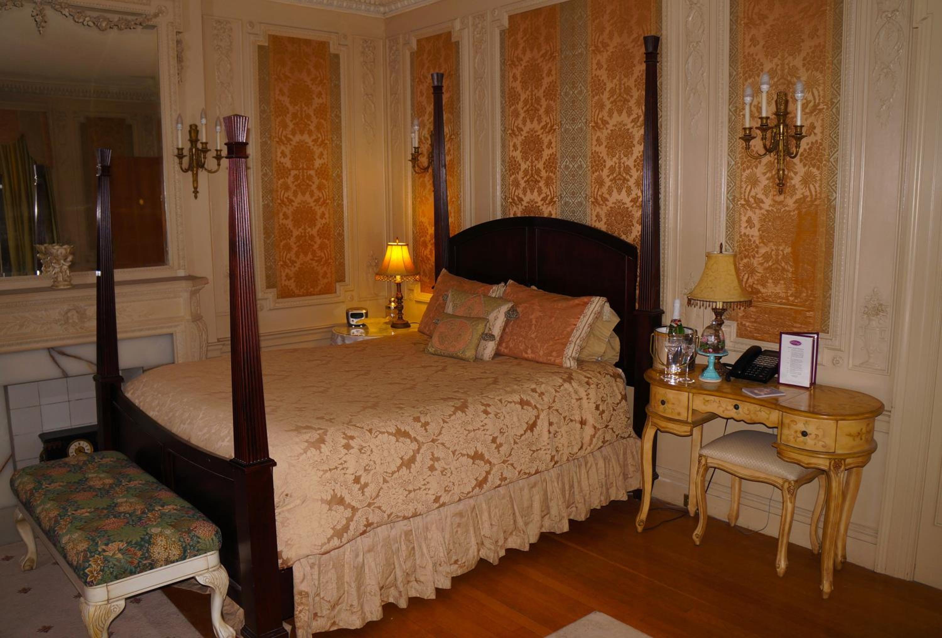 Boudoir room photo 2