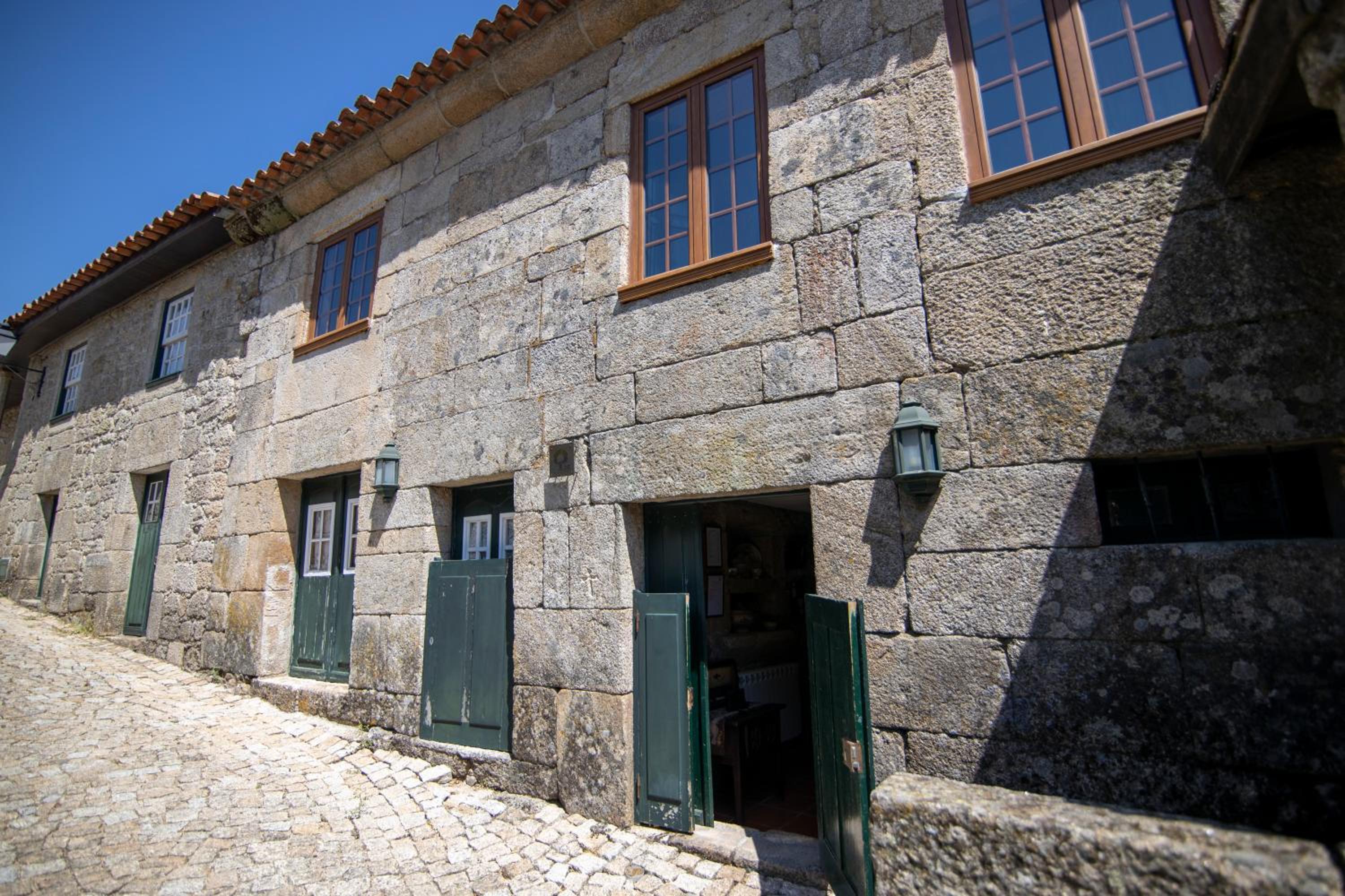 Two-Bedroom House - Photo 12