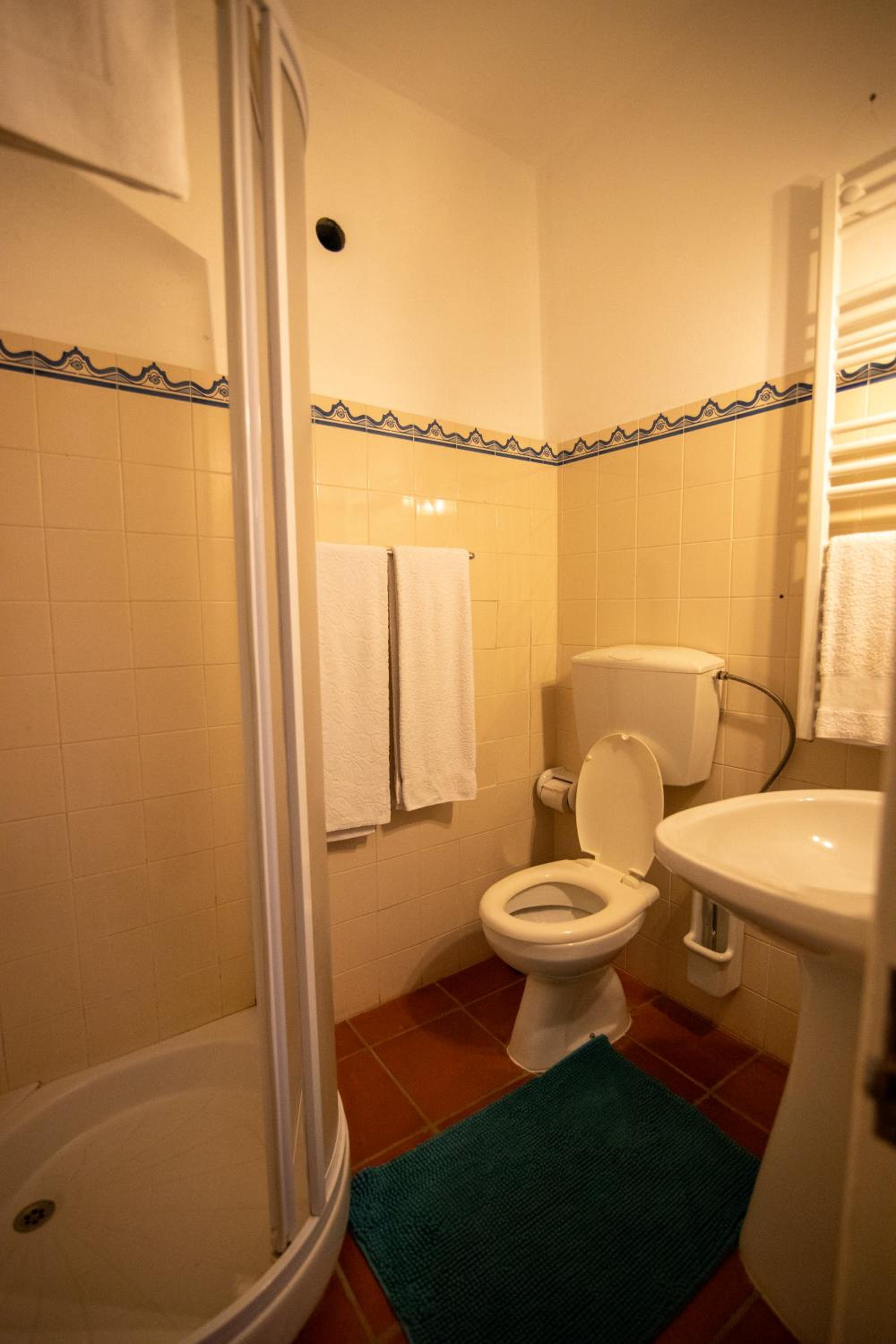 Two-Bedroom House - Photo 5