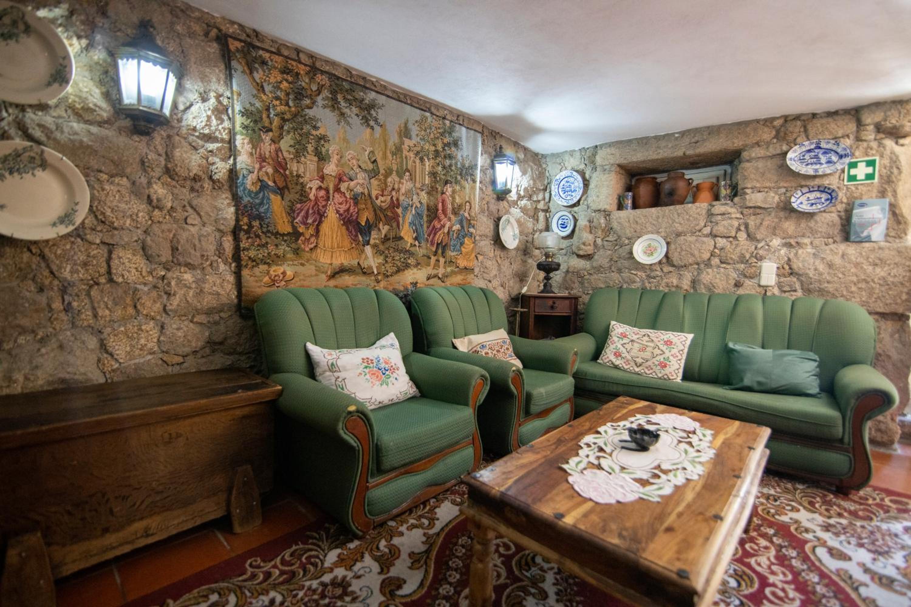 Two-Bedroom House - Photo 1