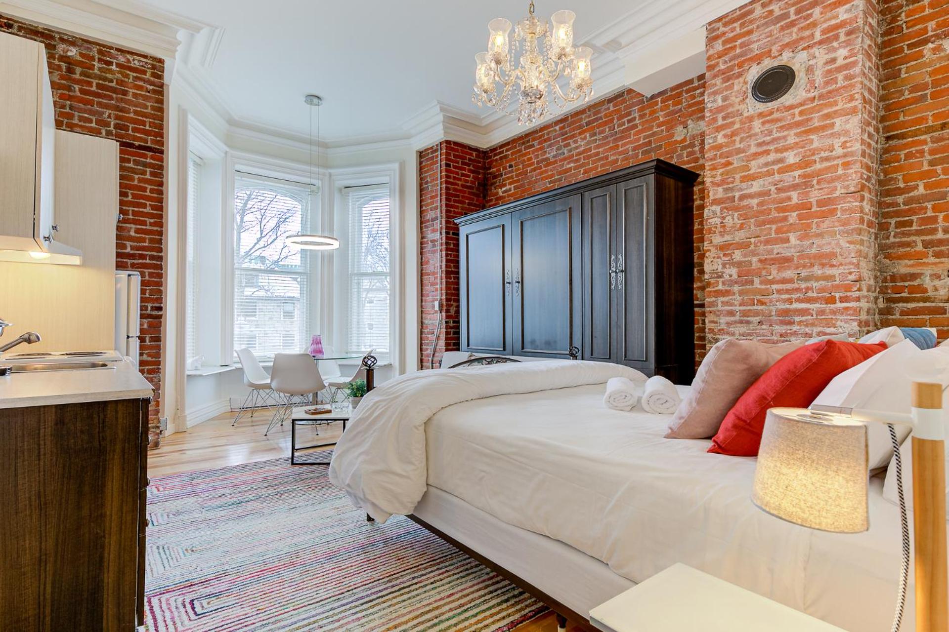 Deluxe Apartment