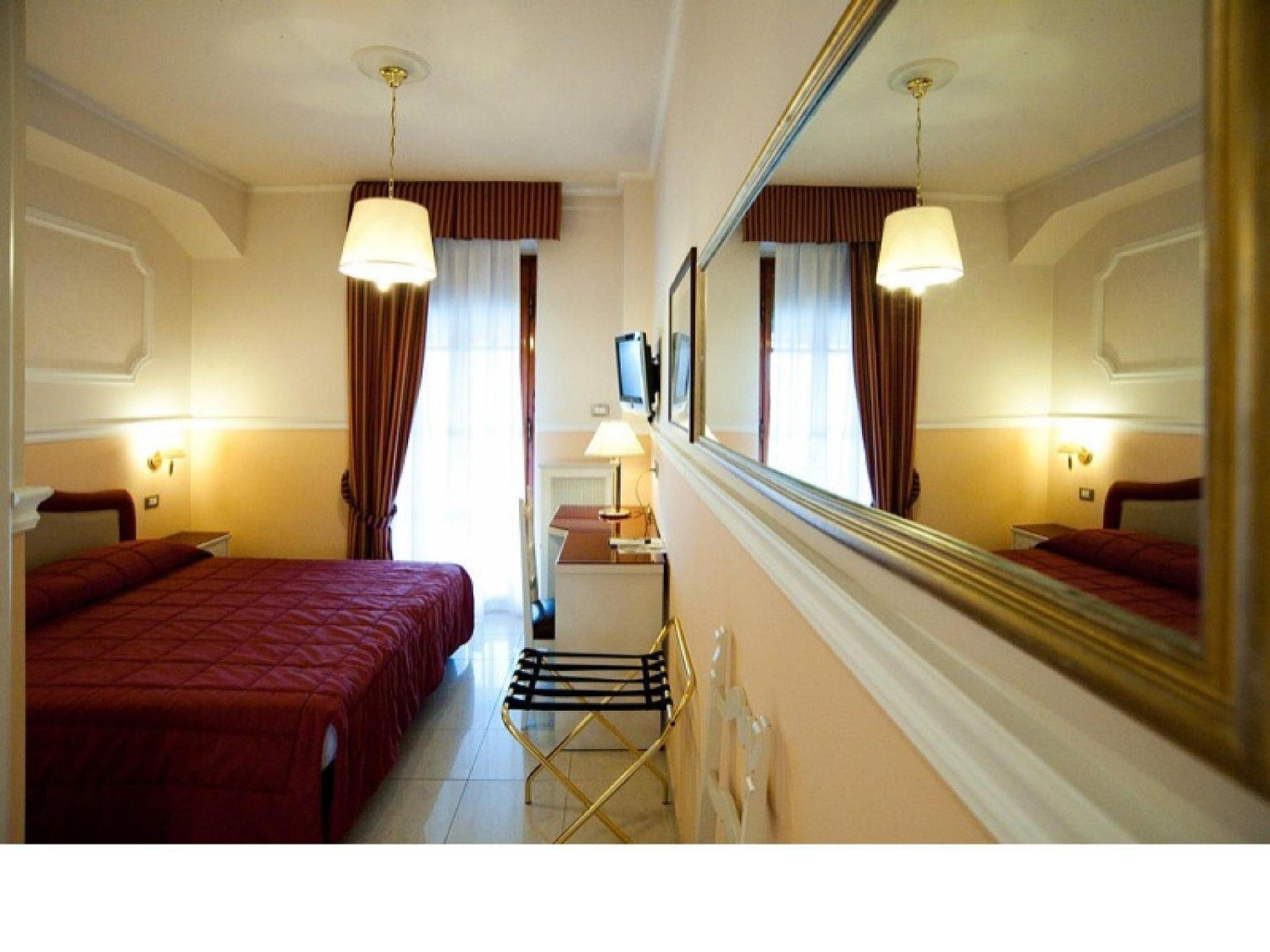 Superior Double or Twin Room - Photo 13