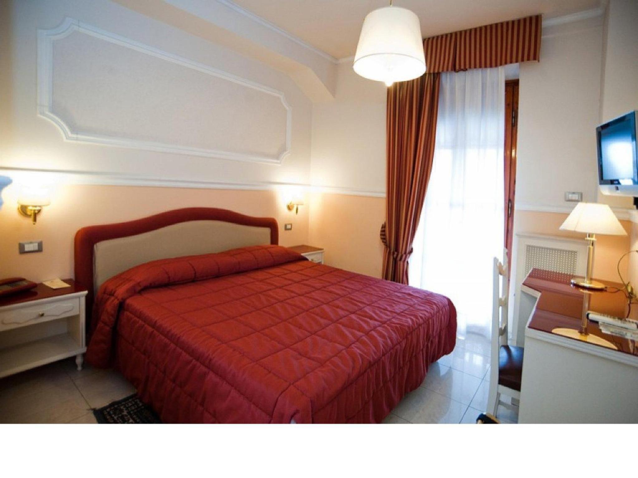 Superior Double or Twin Room - Photo 15